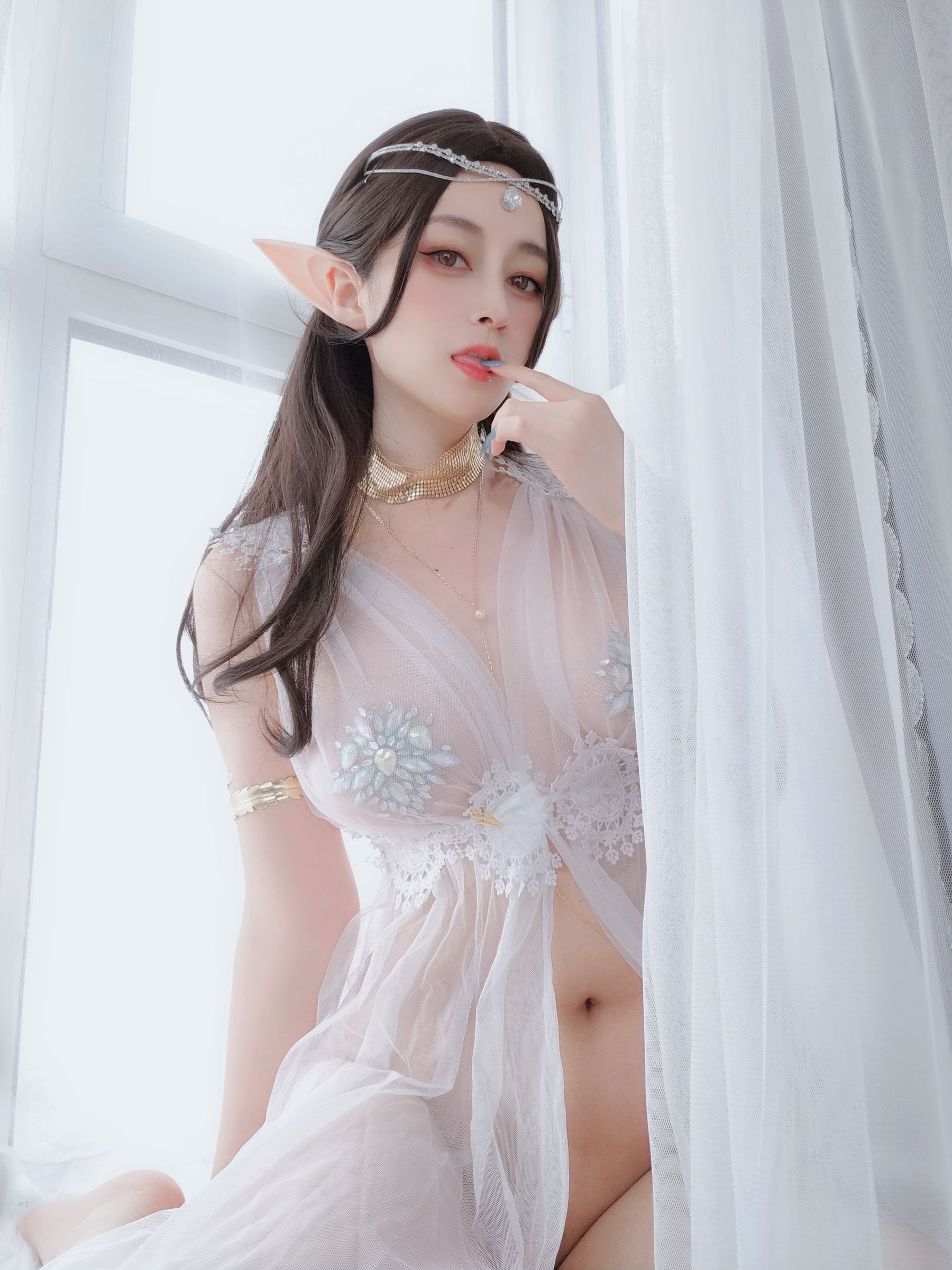 [网红COSER写真] Coser小姐姐白银 - 精灵宝石内衣