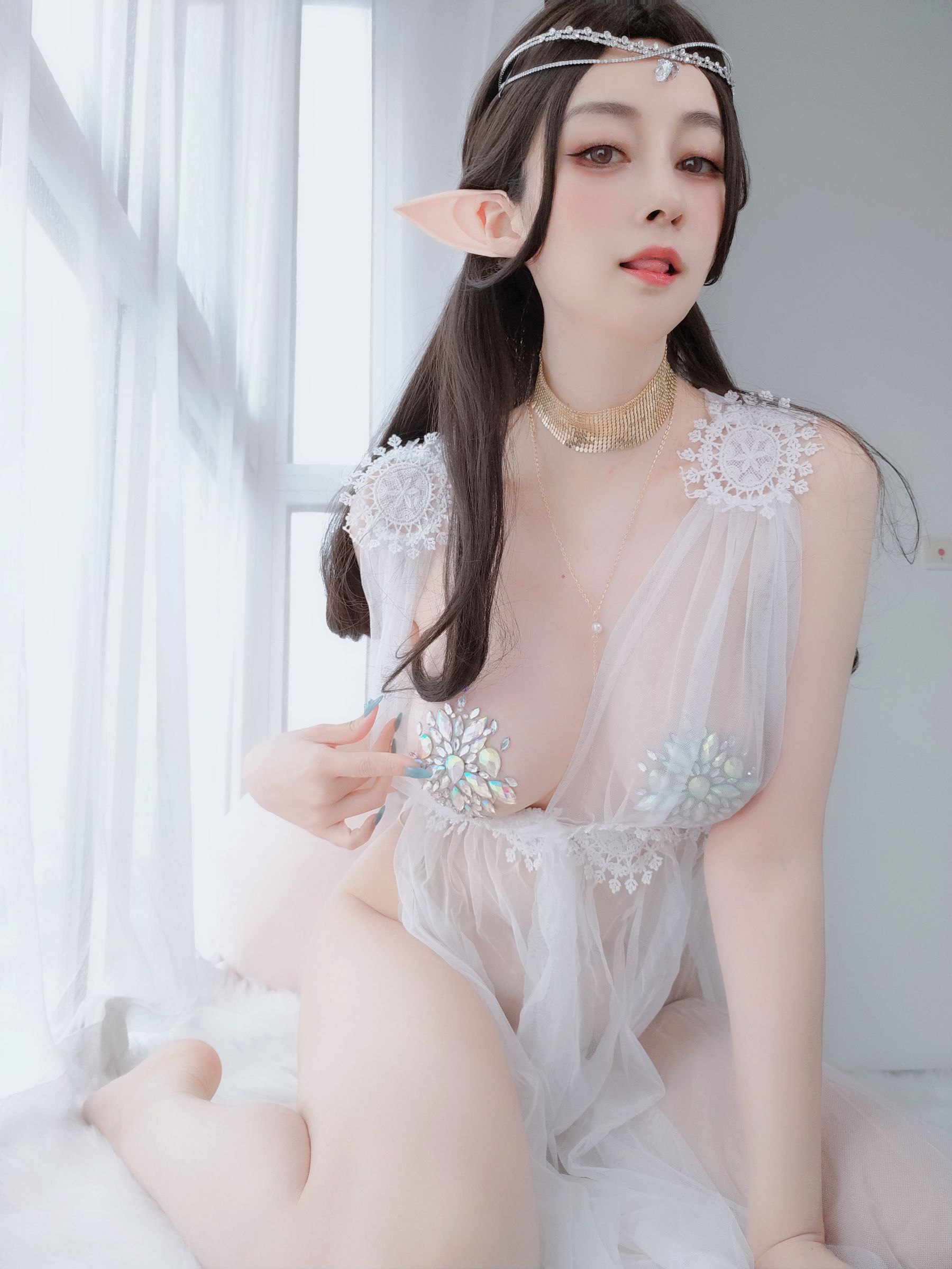 [网红COSER写真] Coser小姐姐白银 - 精灵宝石内衣
