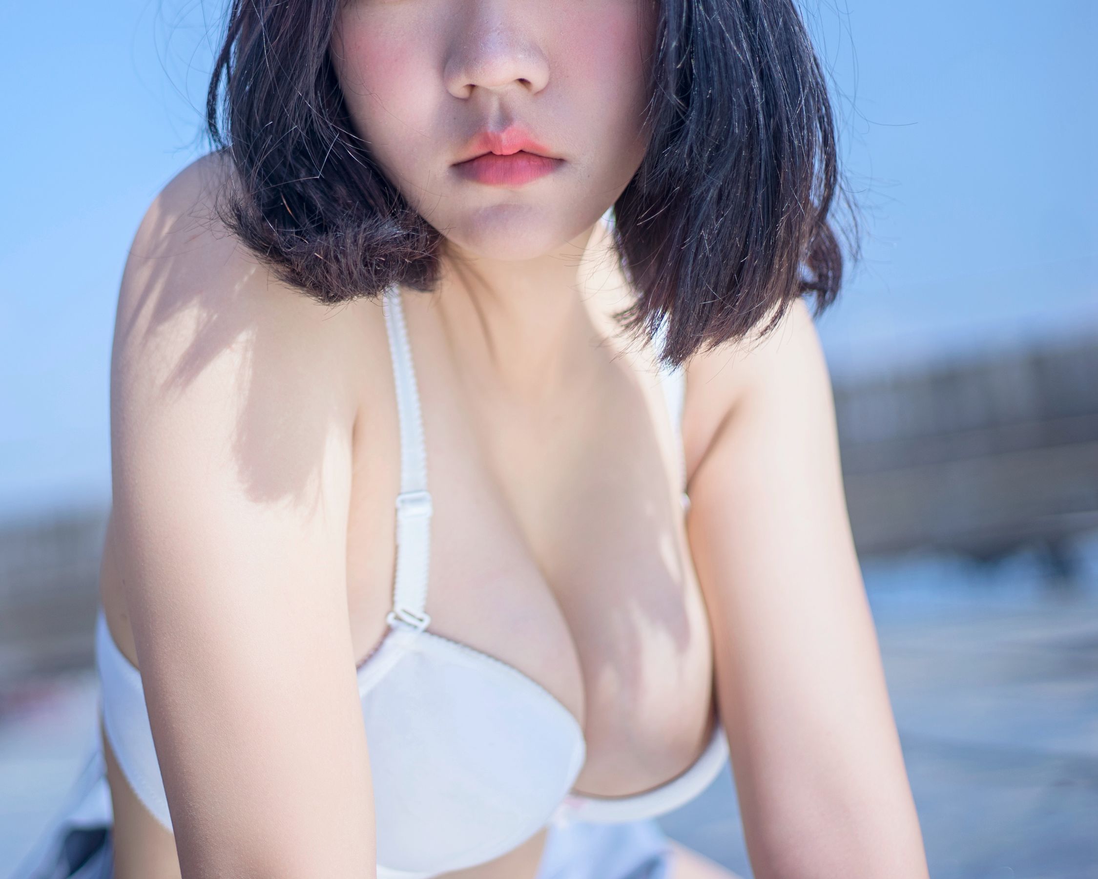[网红COSER写真] 微博妹子 汐 - 天台JK