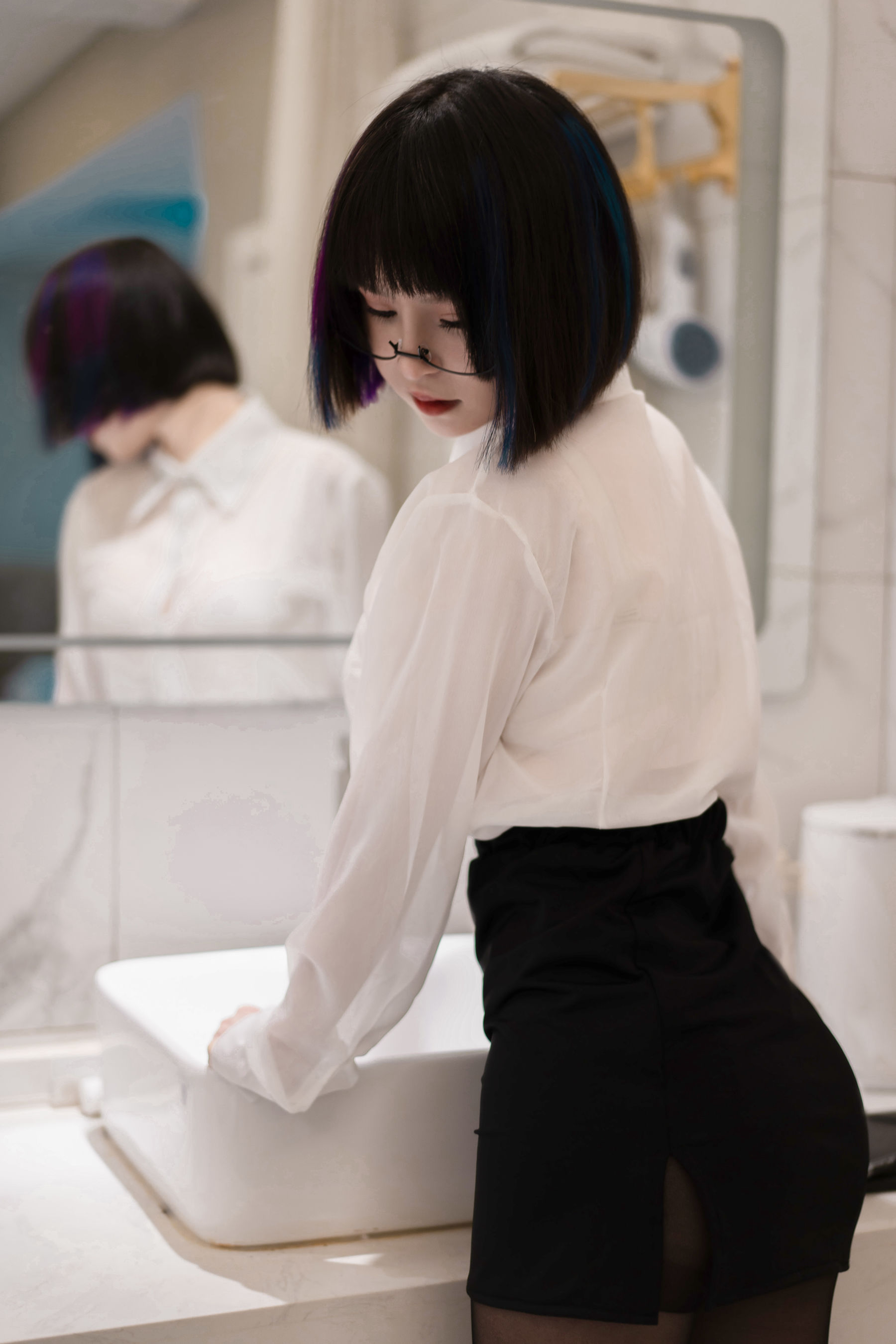 [网红COSER写真] 美少女晕崽 - 迷情小秘