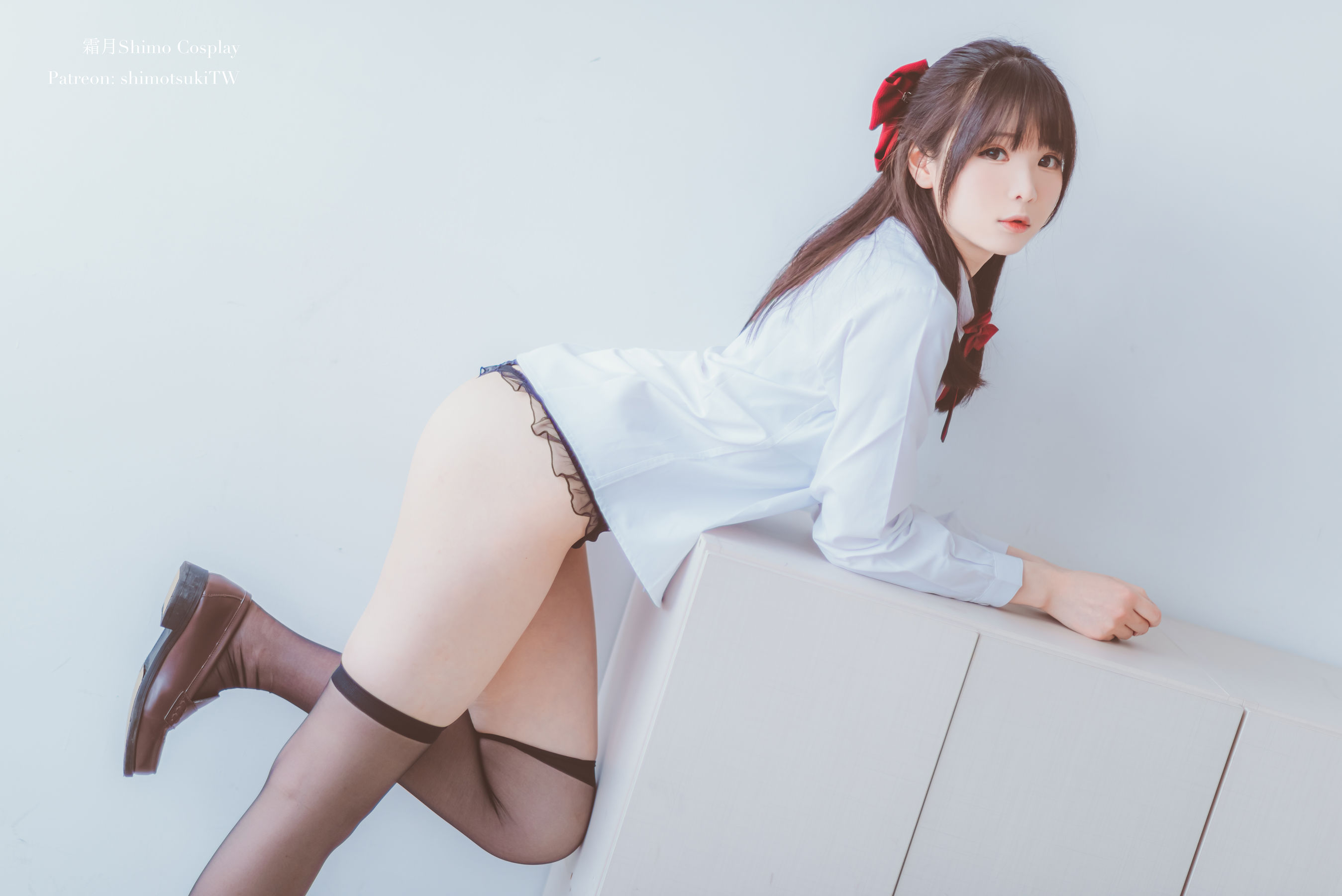 [网红COSER写真] 微博妹纸霜月shimo - JK校服的诱惑