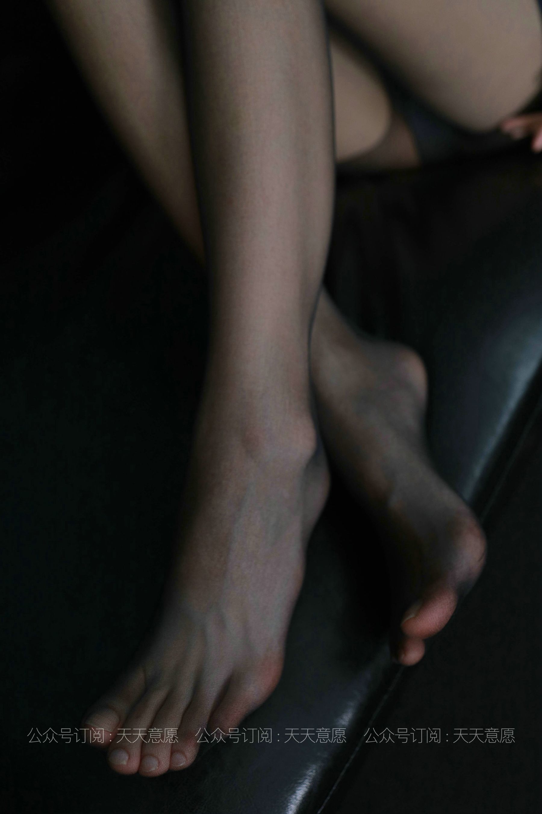 [IESS异思趣向] 丝享家831：肉肉《长腿女制服》  丝袜美腿套图