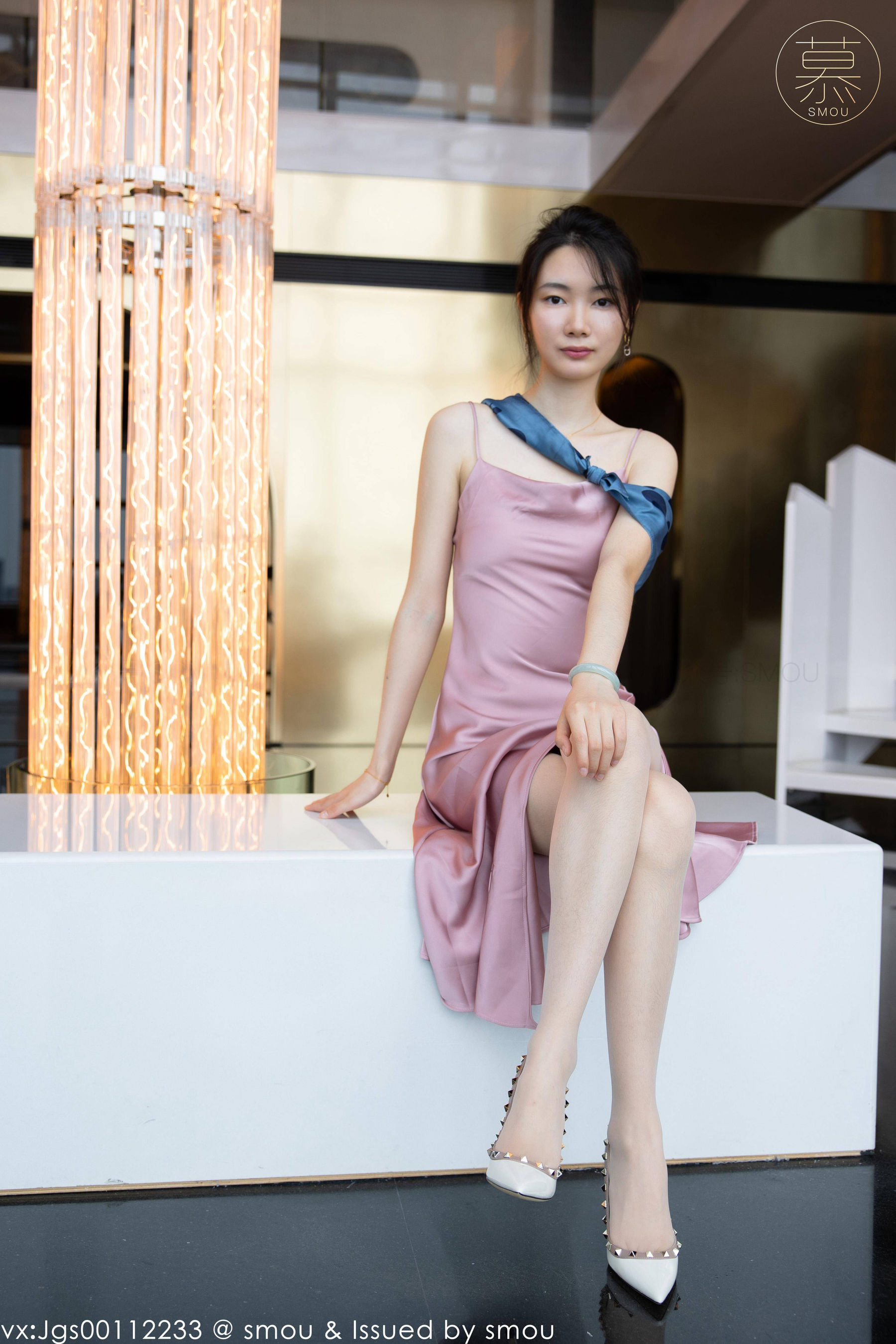[丝慕SMOU] 蜜系列 M018 可儿 丝袜美腿套图