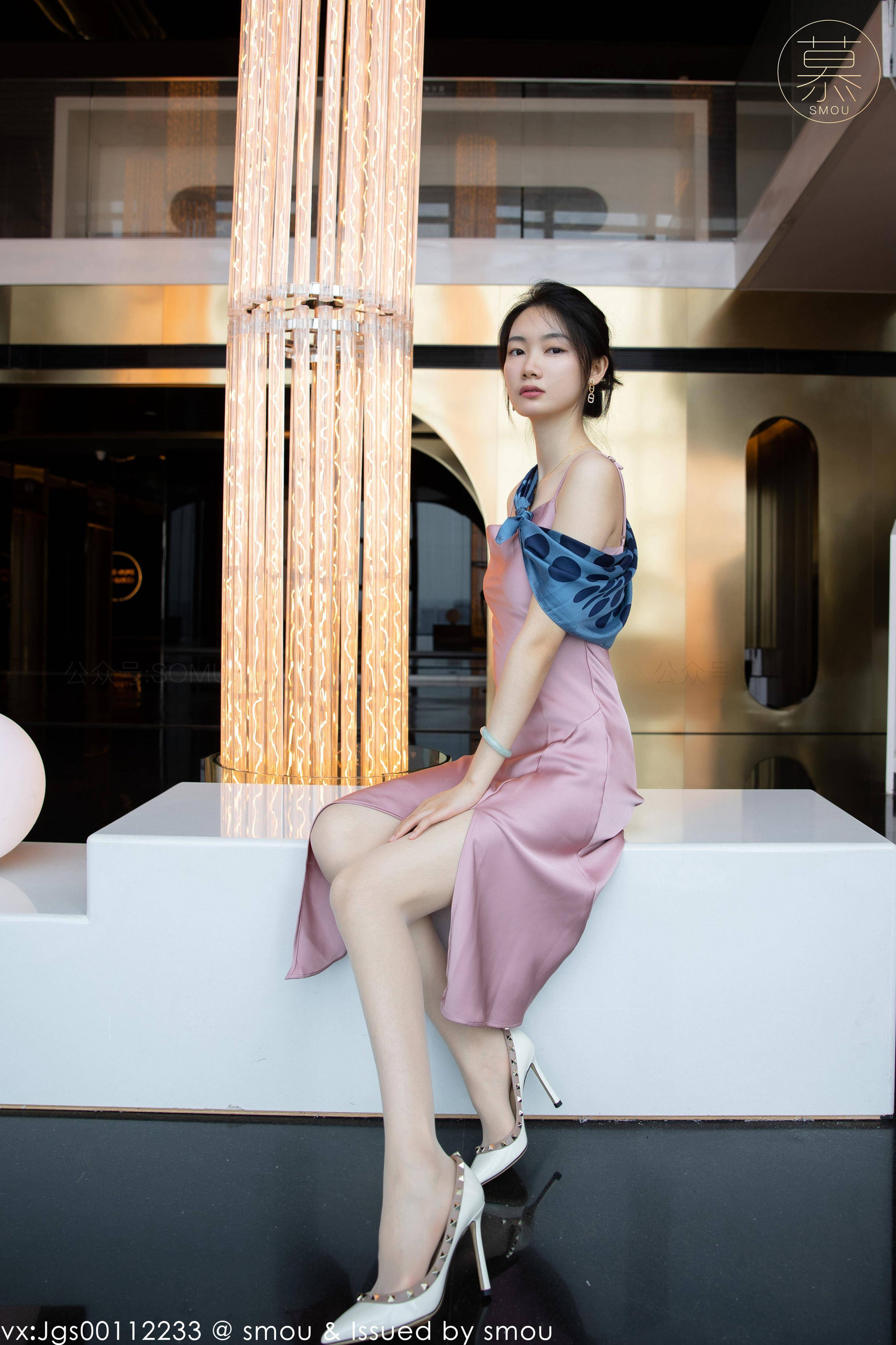 [丝慕SMOU] 蜜系列 M018 可儿 丝袜美腿套图