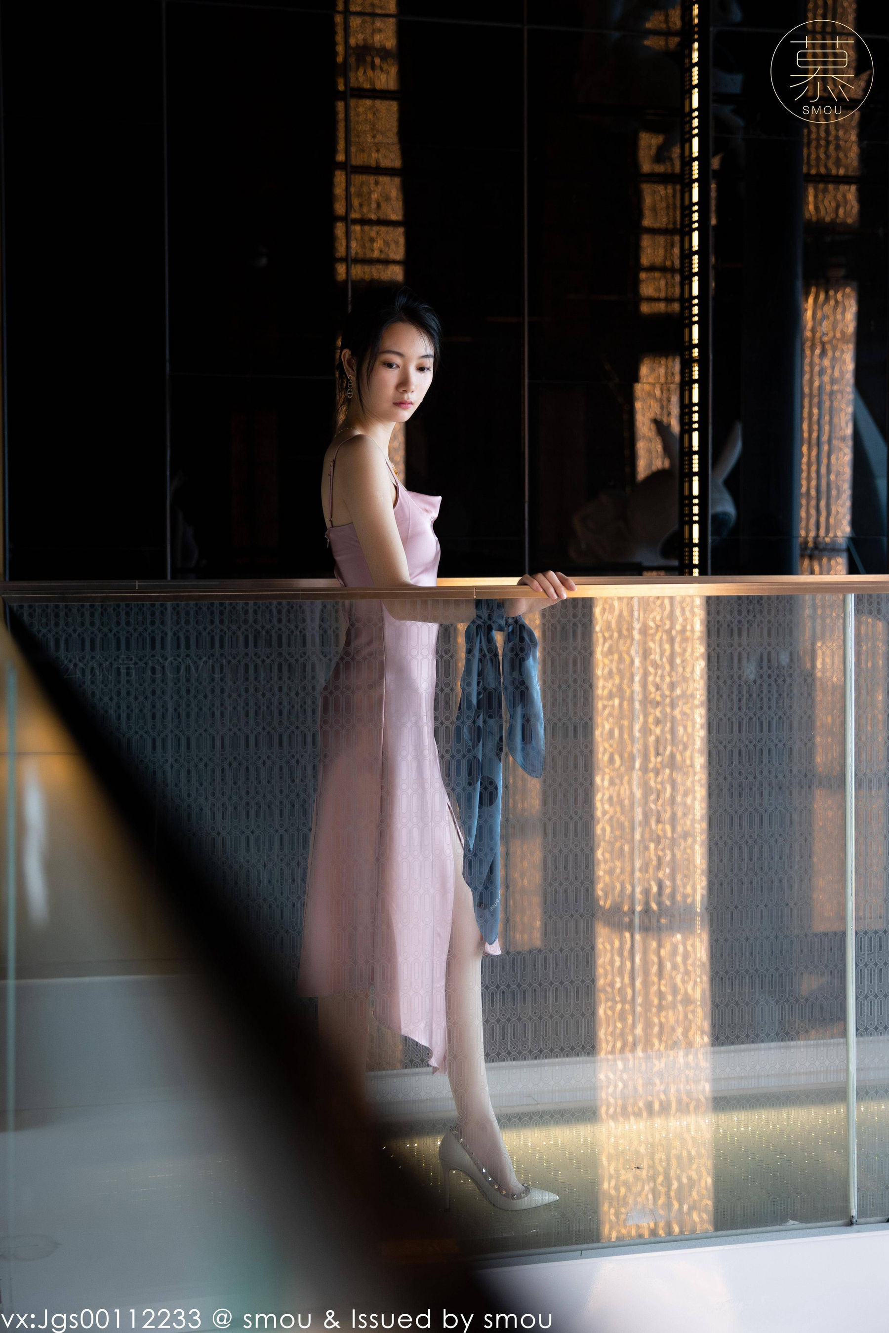 [丝慕SMOU] 蜜系列 M018 可儿 丝袜美腿套图
