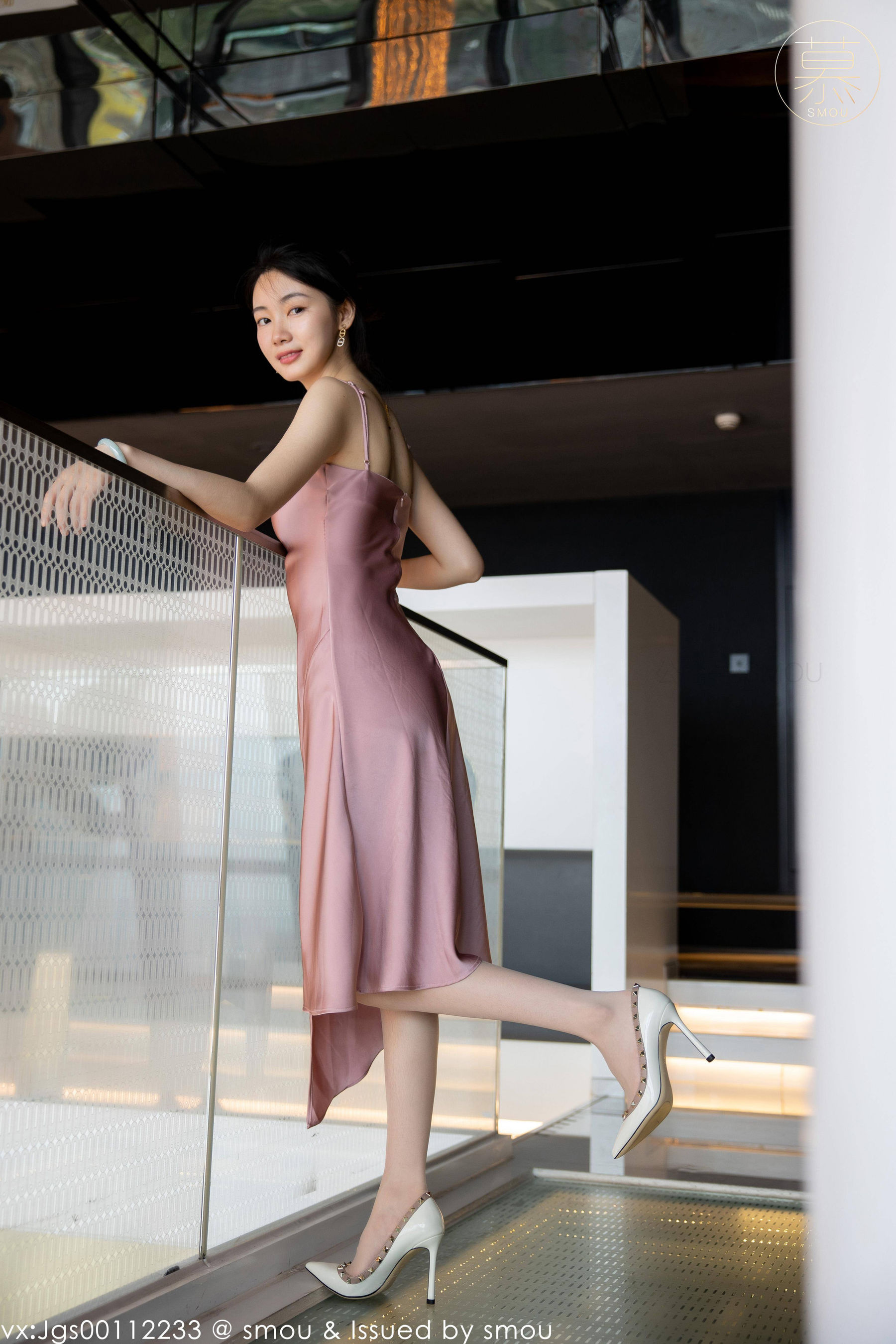 [丝慕SMOU] 蜜系列 M018 可儿 丝袜美腿套图