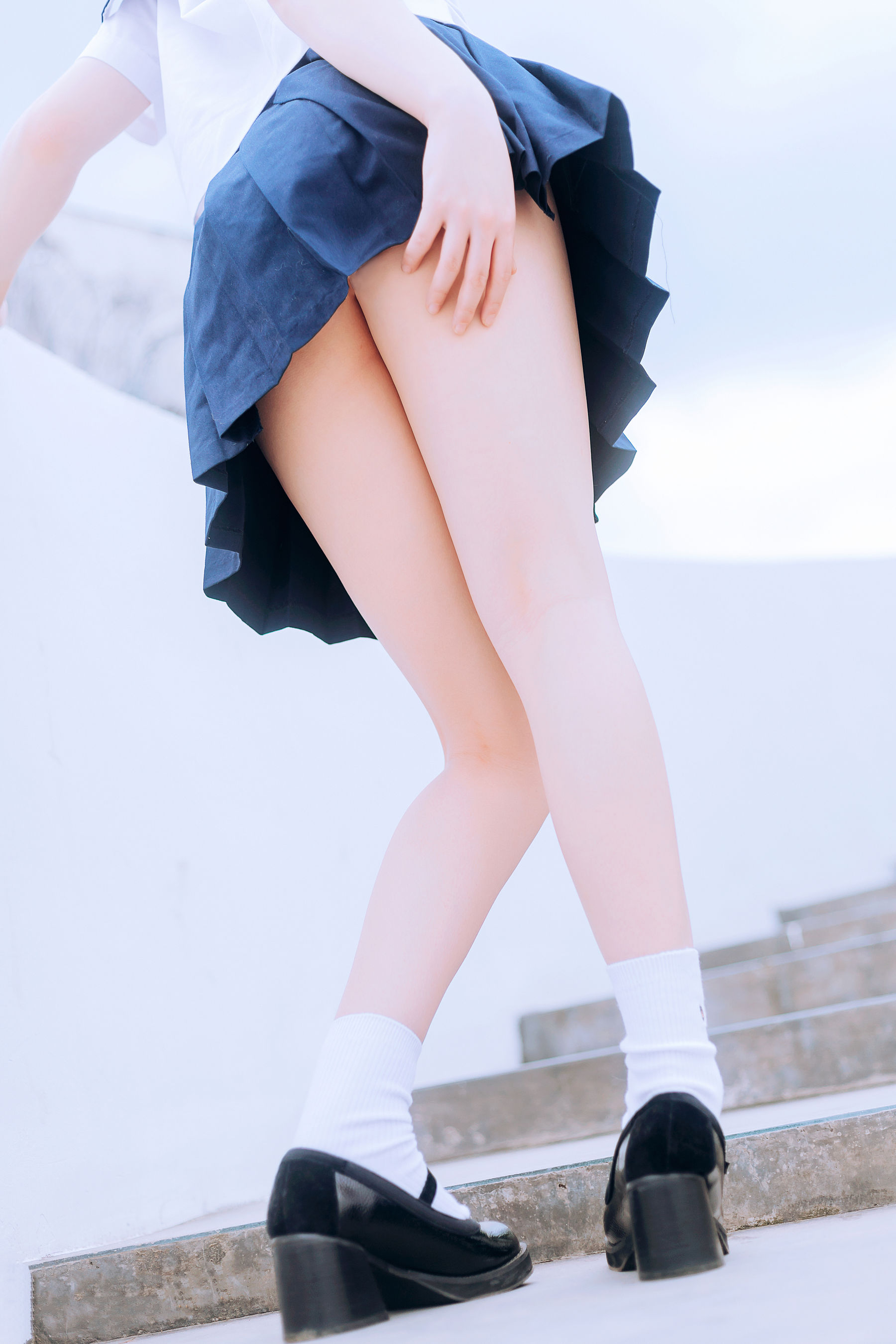 [喵糖映画] VOL.446 你的负卿 绿意JK 写真套图