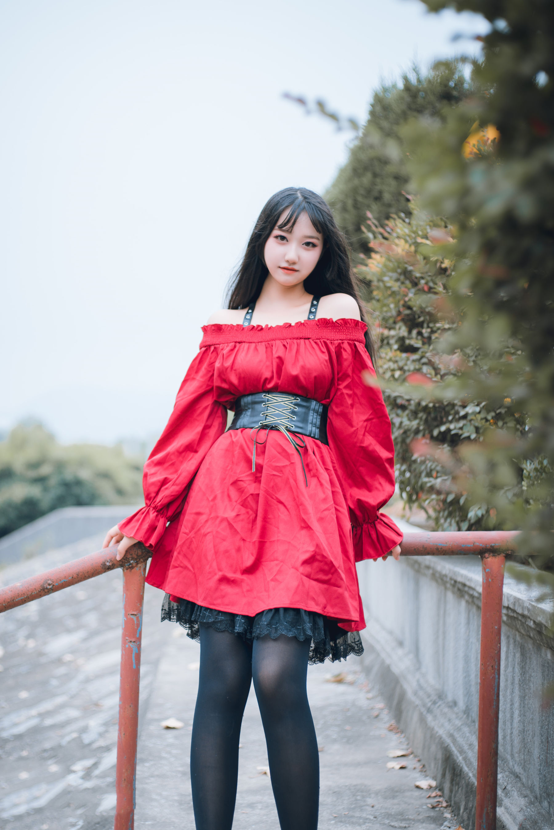 [喵糖映画] VOL.453 lovely呆玄 - 红与黑 写真套图
