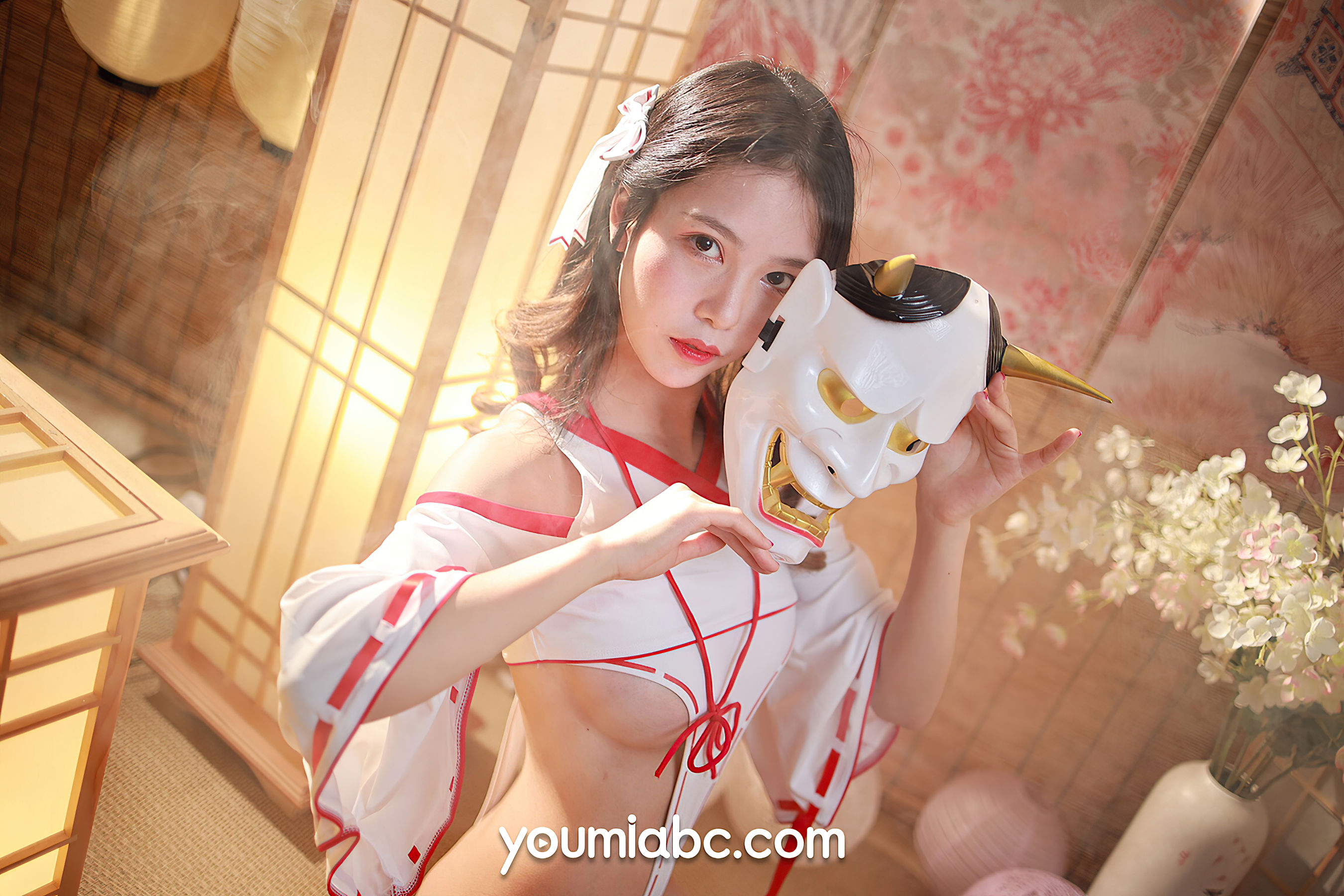 [尤蜜YouMi]  抖娘利世 - 侍奉神明的少女