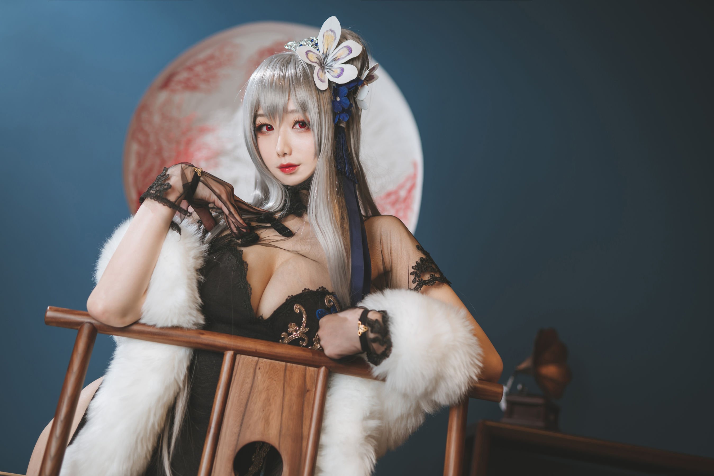[网红COSER写真] 动漫博主封疆疆v - 路易九世旗袍