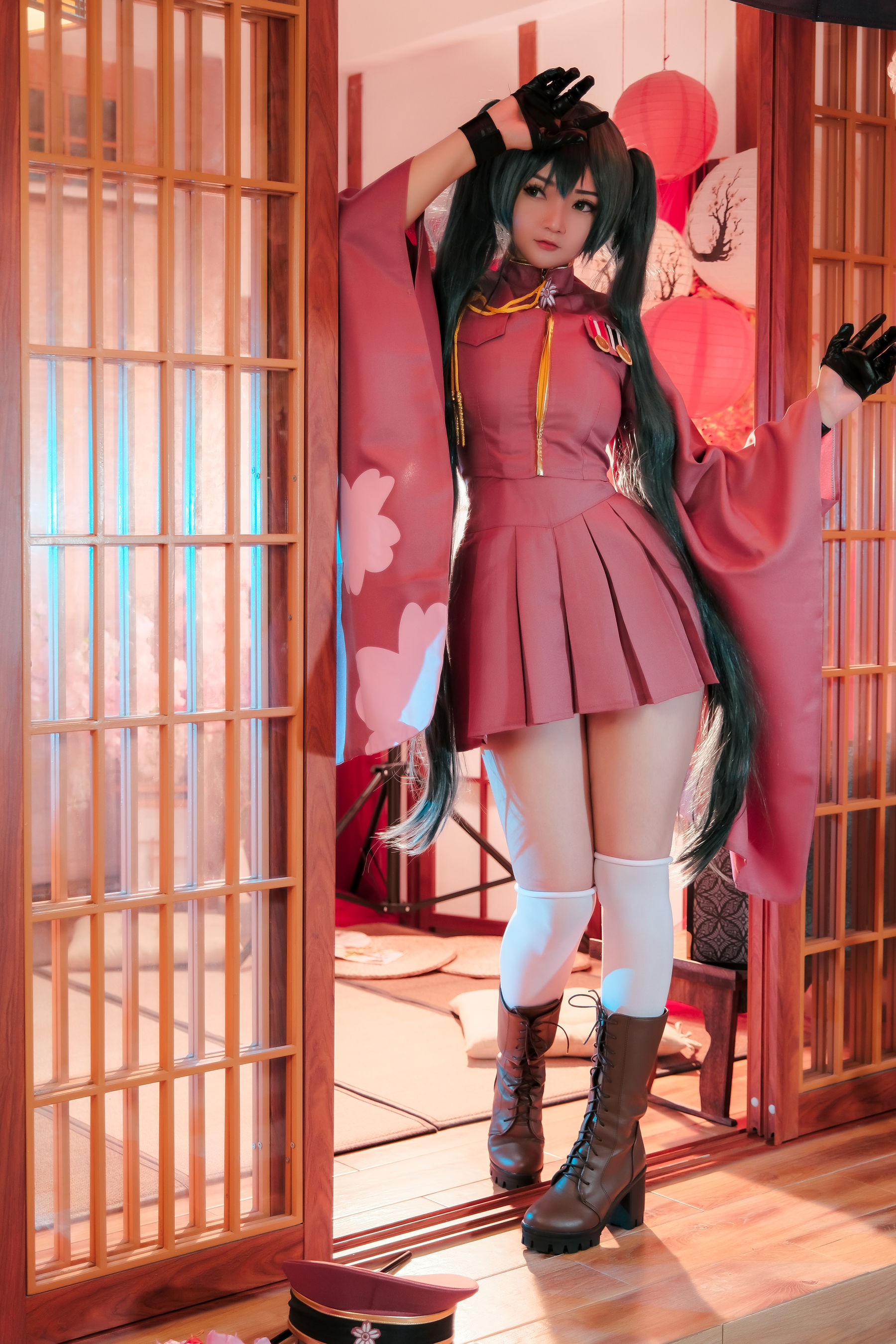 [网红COSER写真] Coser小姐姐Potato Godzilla - Miku Senbonzakura