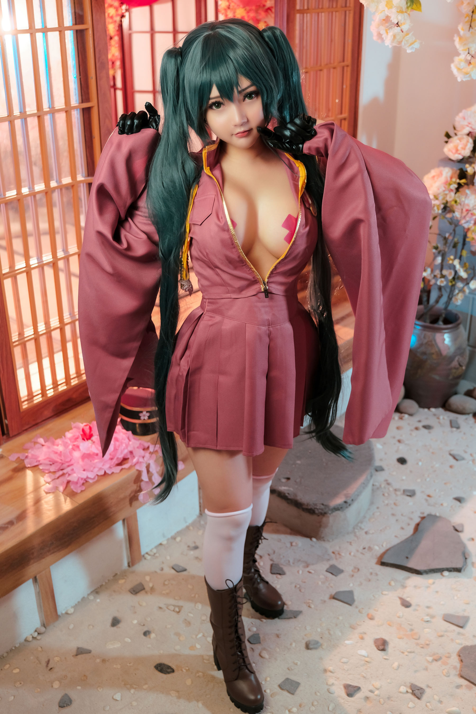 [网红COSER写真] Coser小姐姐Potato Godzilla - Miku Senbonzakura
