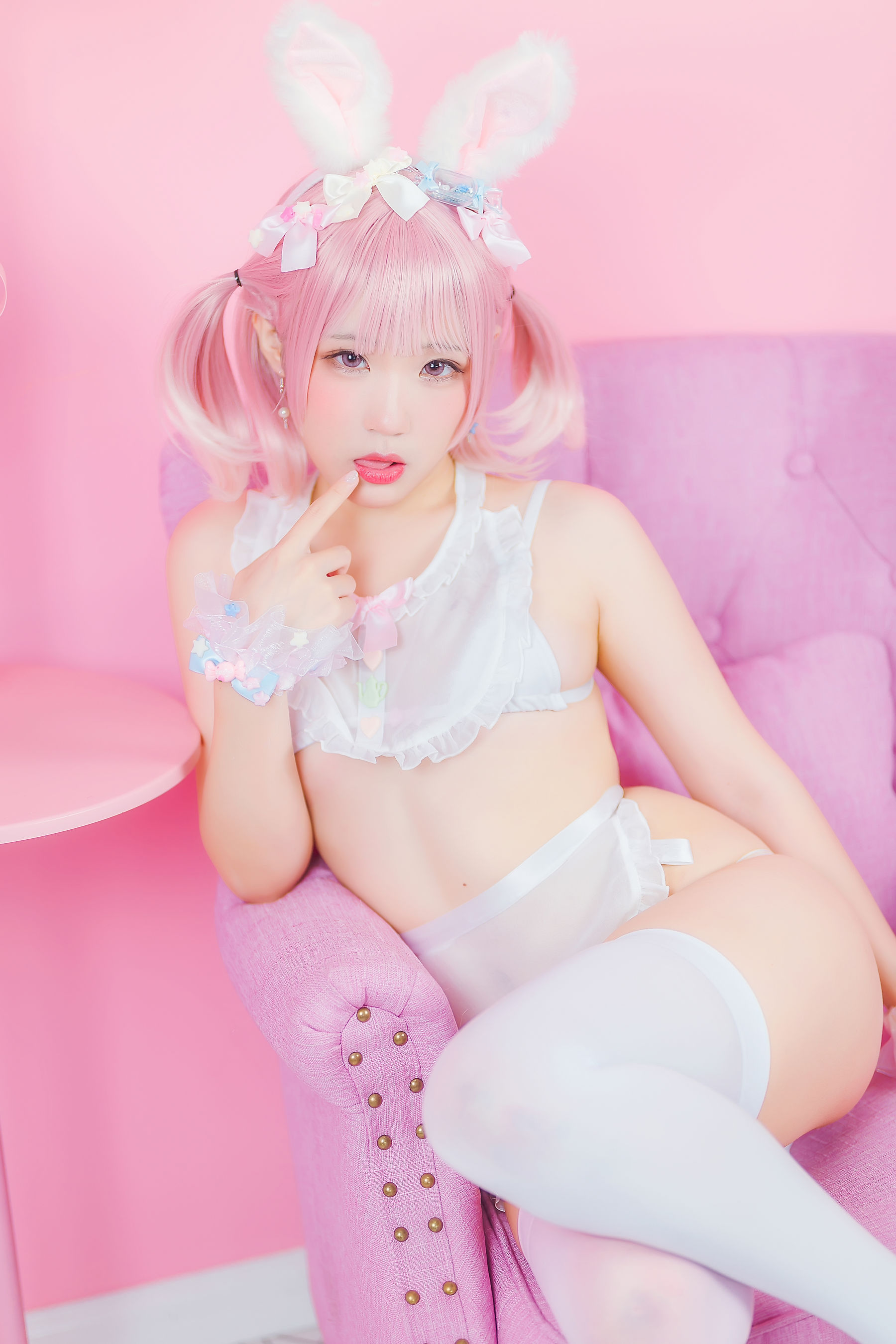 [网红COSER写真] 动漫博主Mime弥美 - 白粉色兔女郎