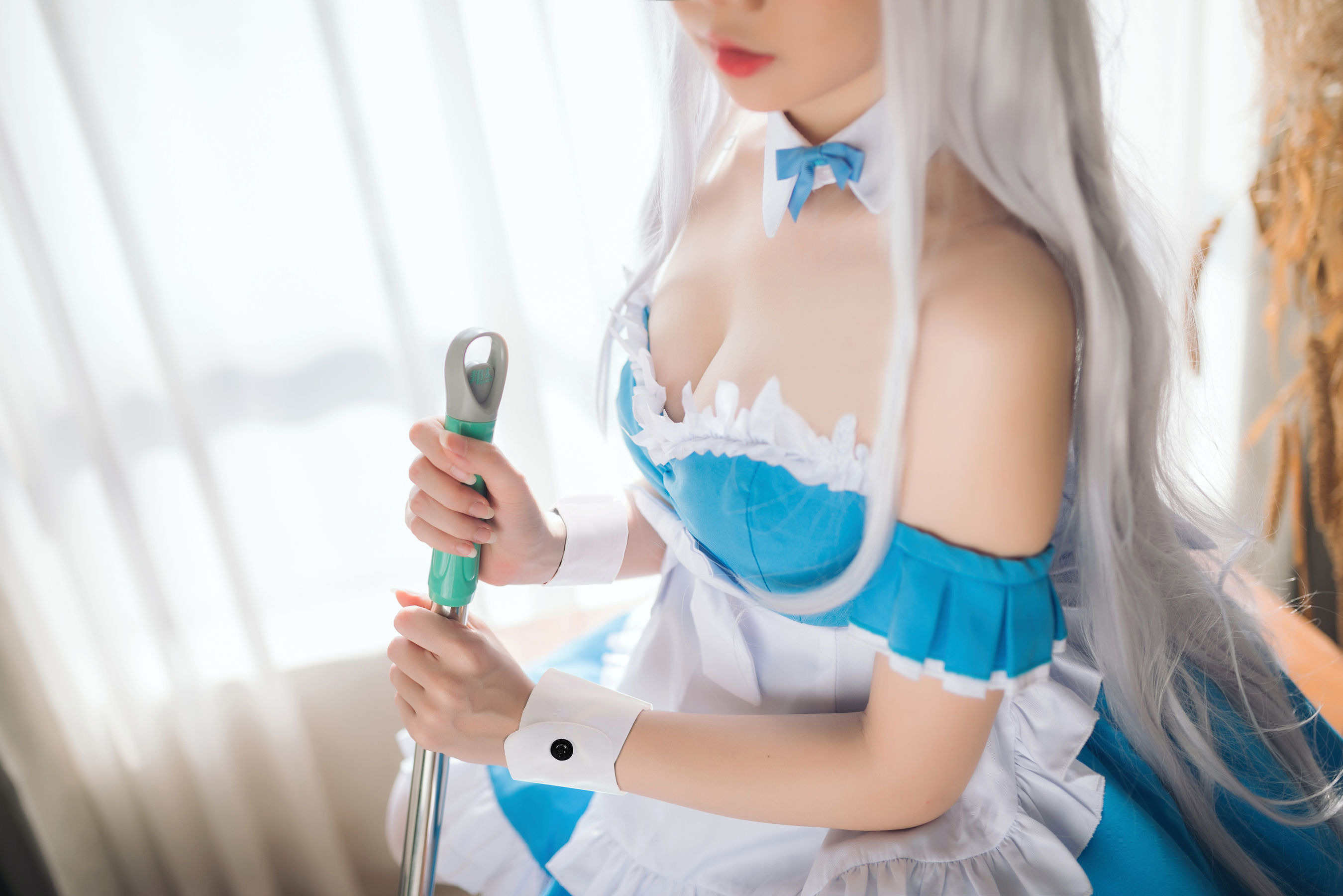 [网红COSER写真] 焖焖碳 - 小天鹅女仆