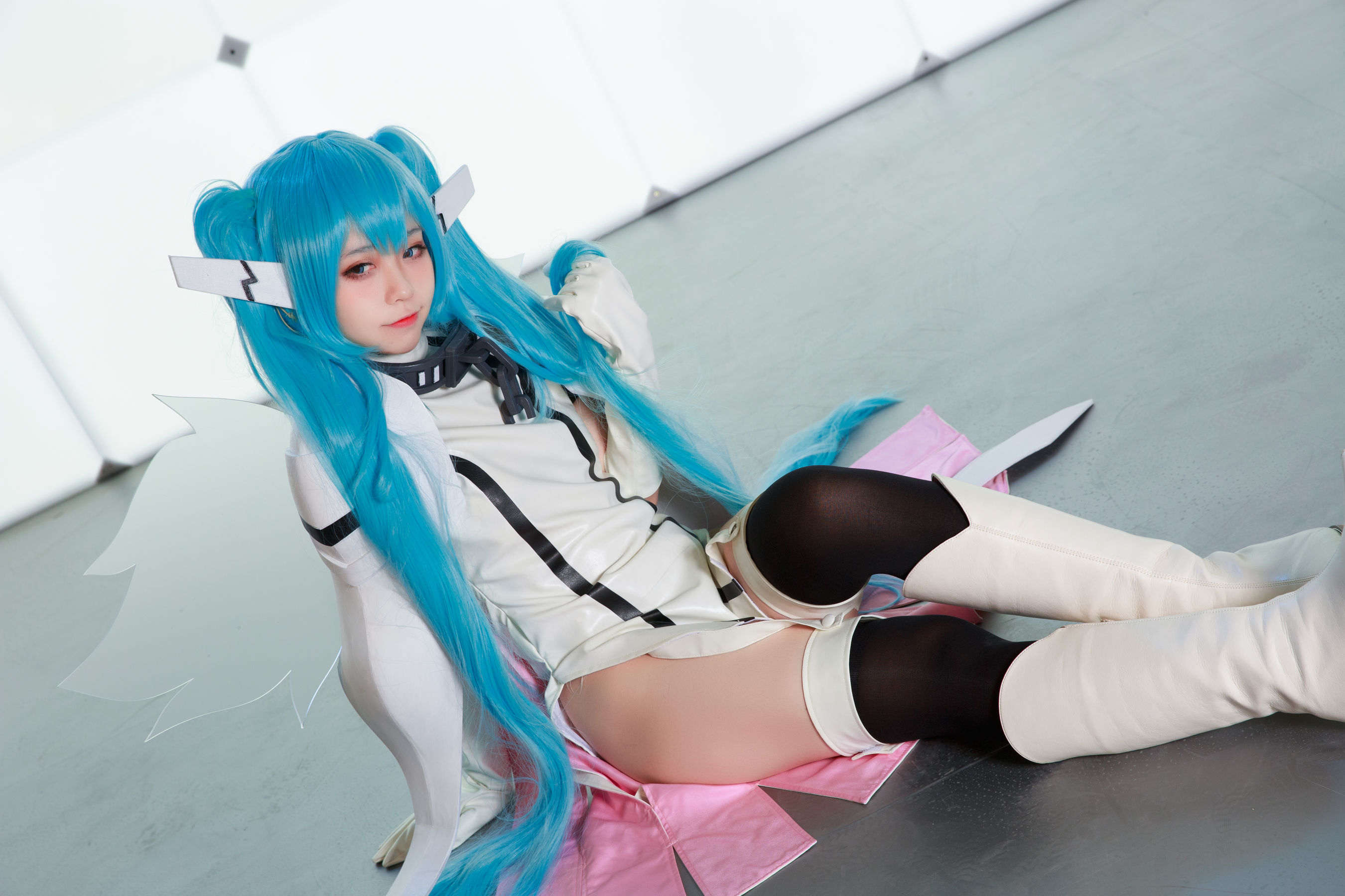 [网红COSER写真] 动漫博主G44不会受伤 - 妮姆芙