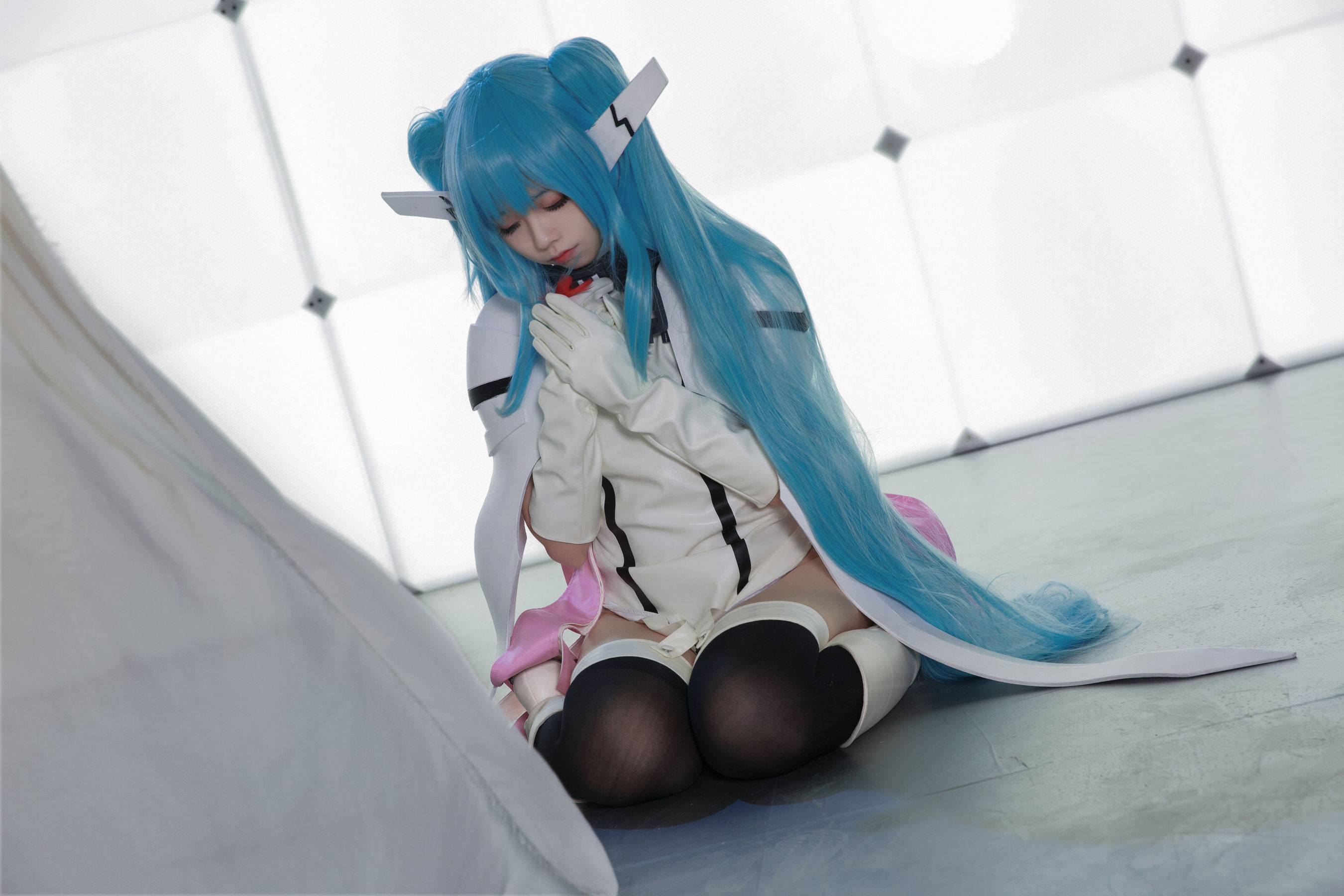 [网红COSER写真] 动漫博主G44不会受伤 - 妮姆芙