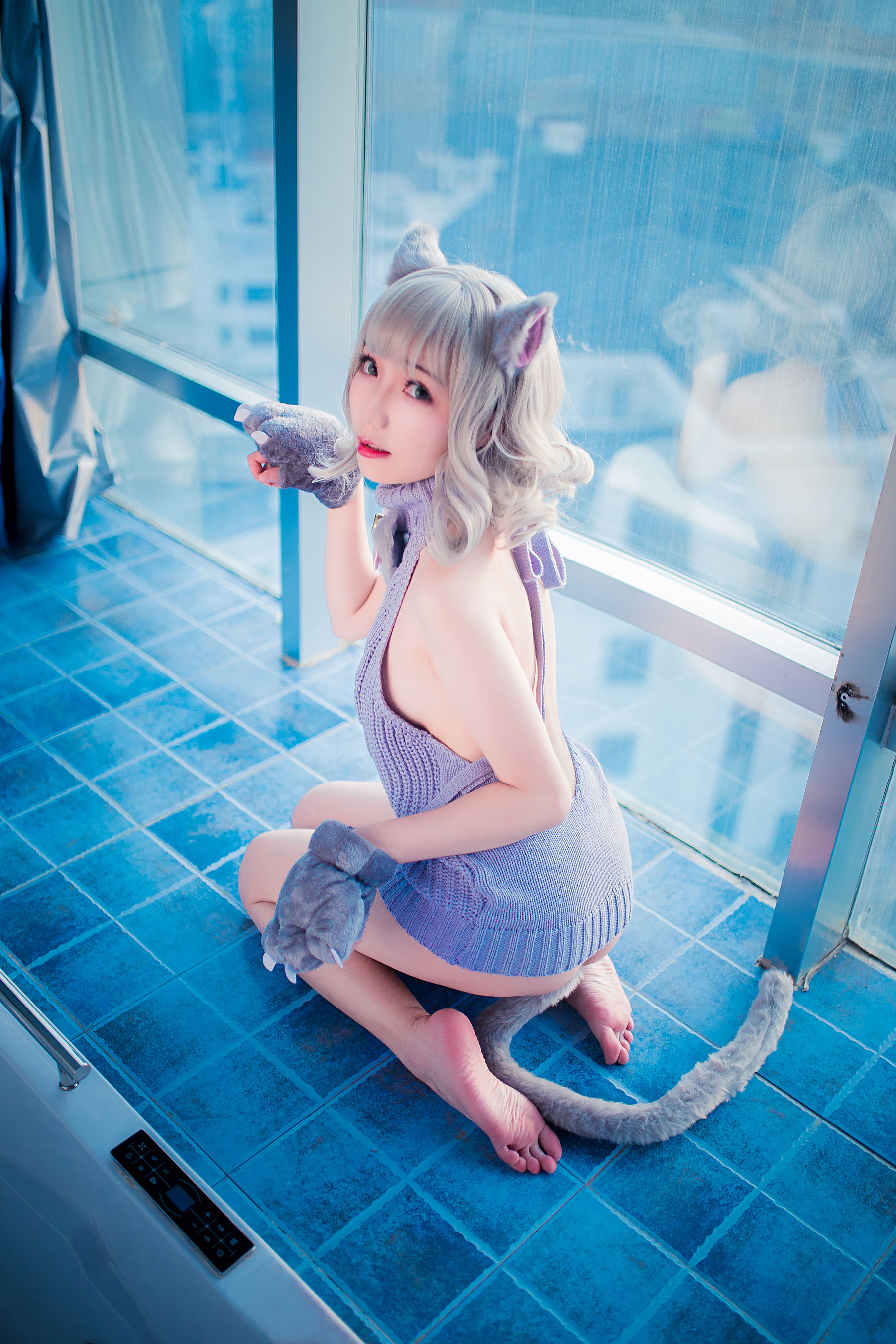 [网红COSER写真] 萝莉福利真央Mao - 露背毛衣