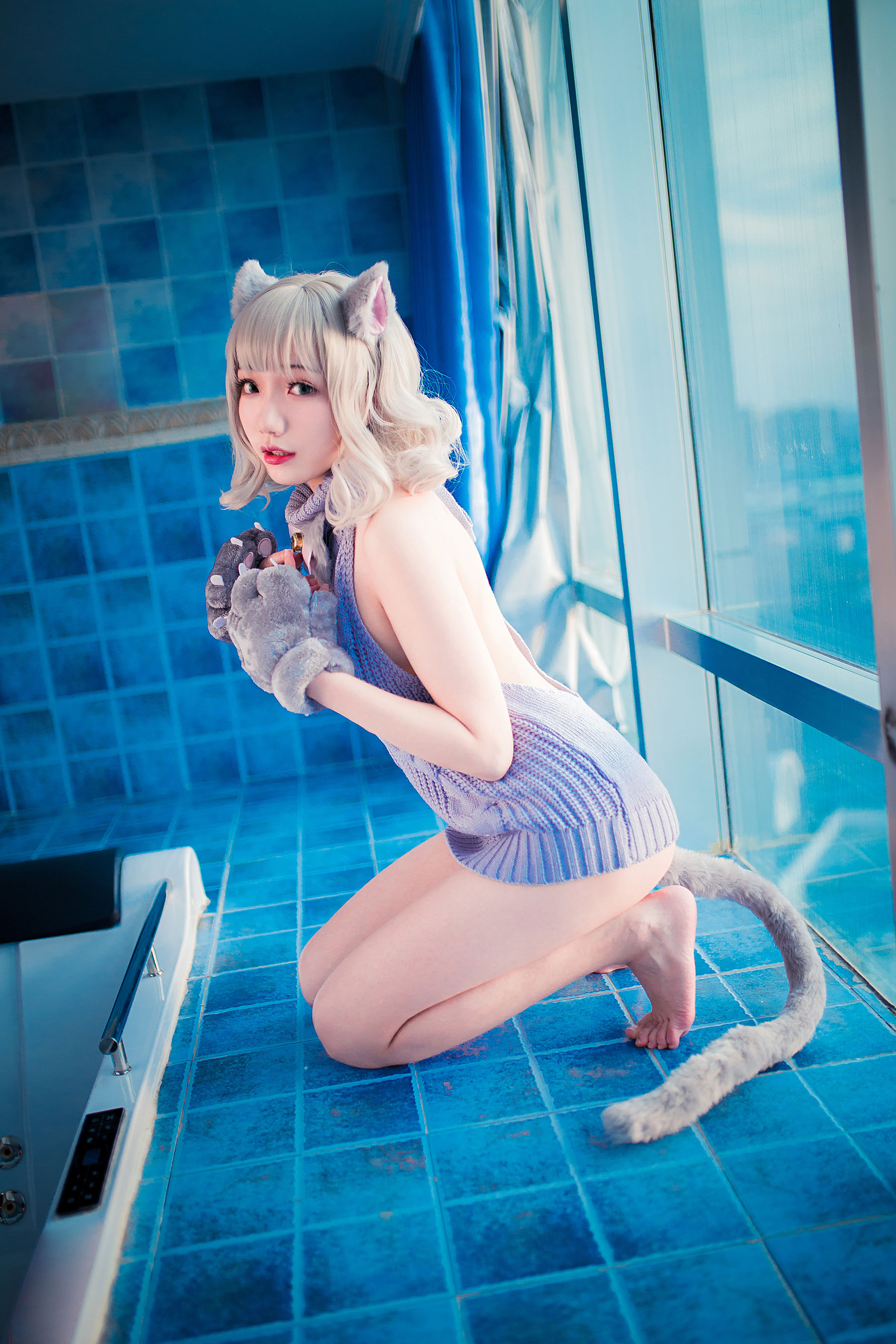 [网红COSER写真] 萝莉福利真央Mao - 露背毛衣