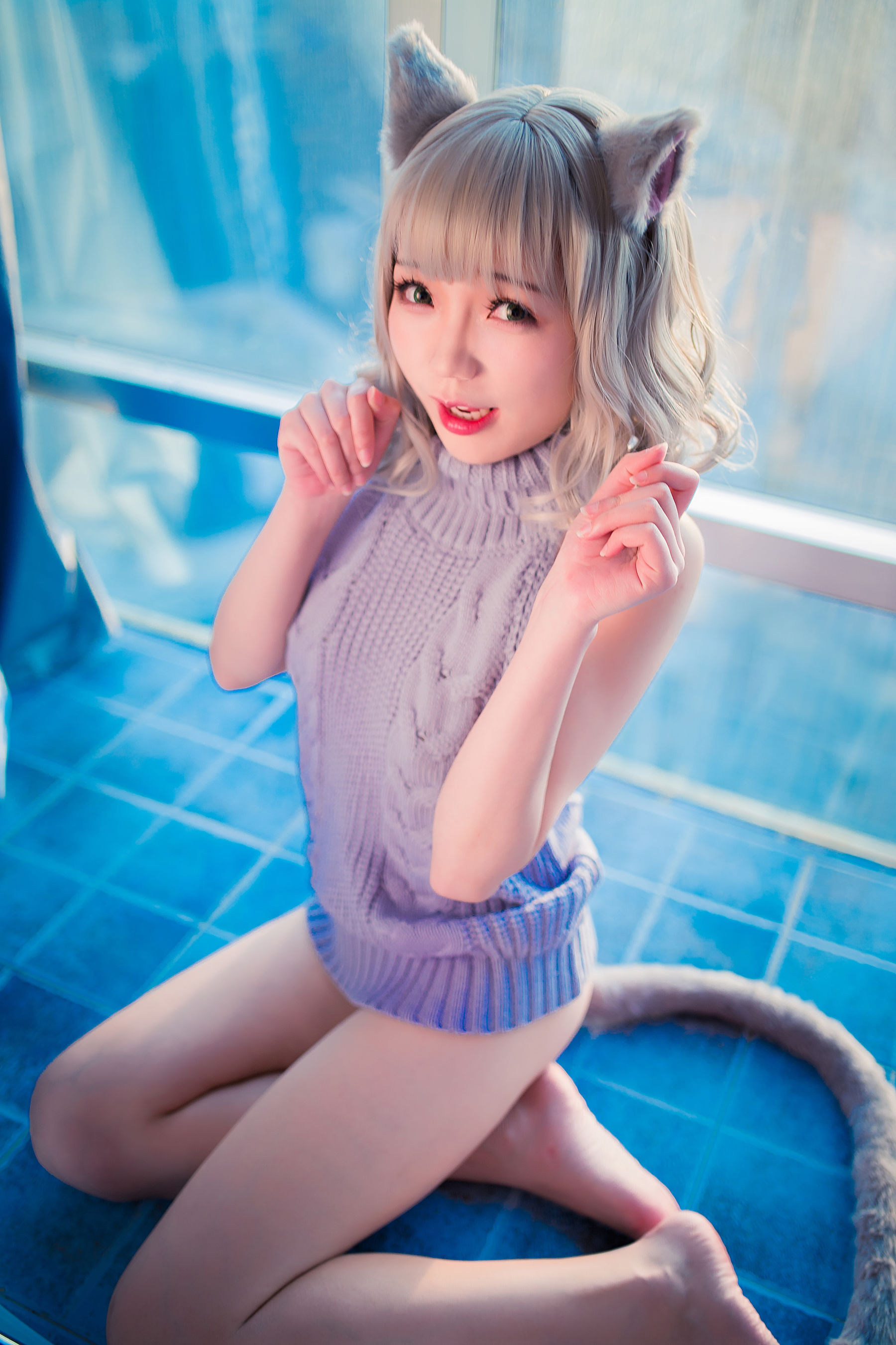 [网红COSER写真] 萝莉福利真央Mao - 露背毛衣
