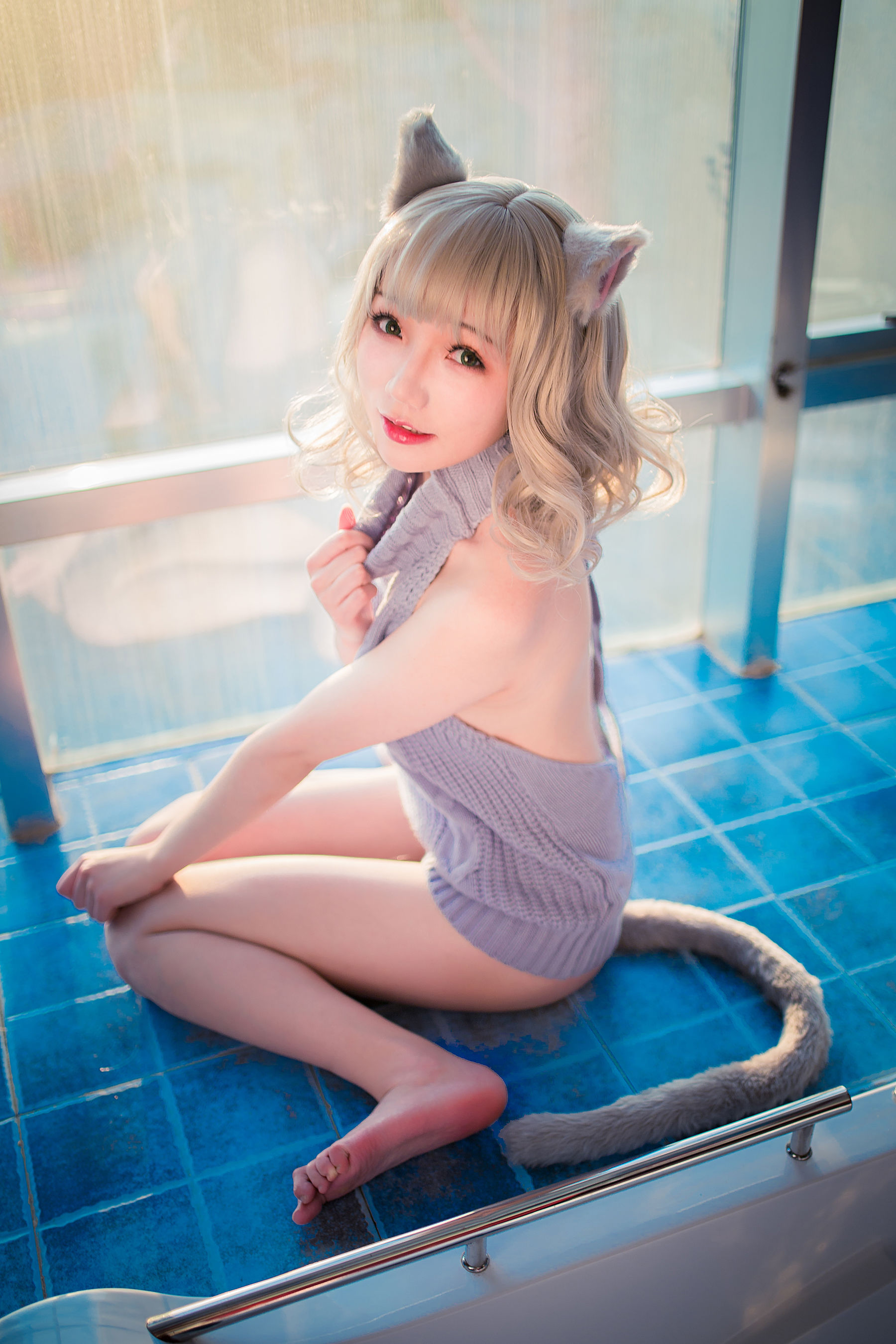 [网红COSER写真] 萝莉福利真央Mao - 露背毛衣