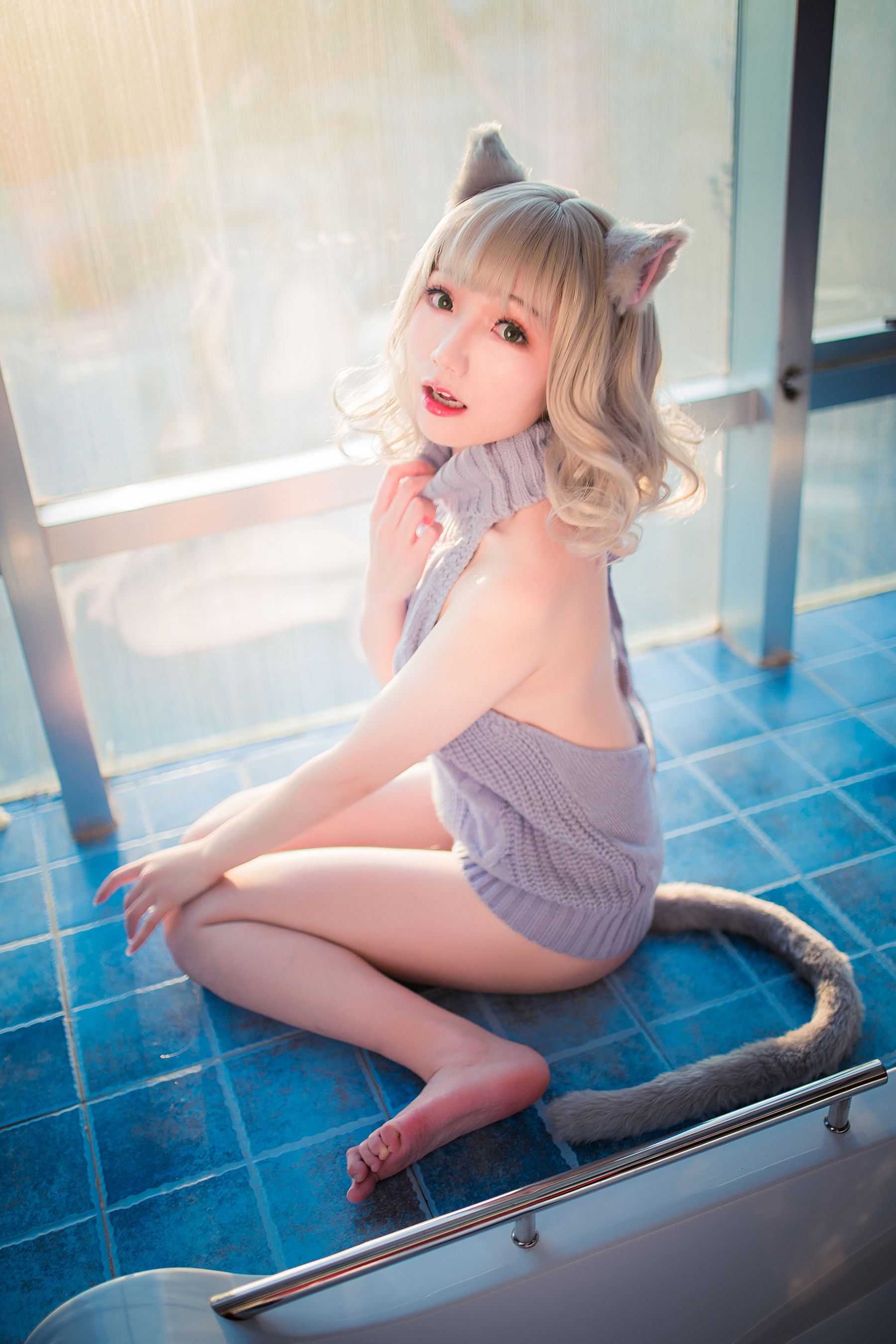 [网红COSER写真] 萝莉福利真央Mao - 露背毛衣