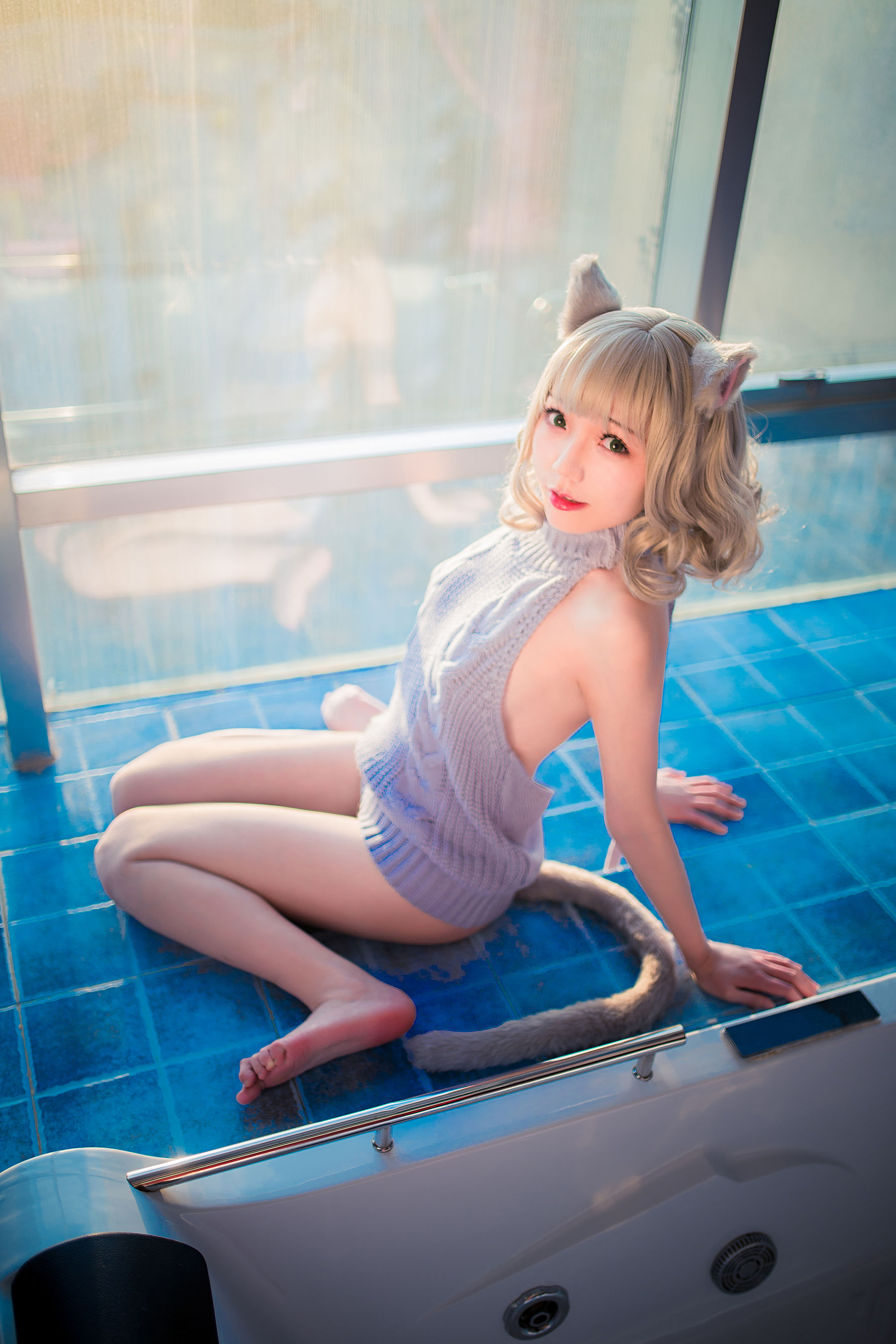 [网红COSER写真] 萝莉福利真央Mao - 露背毛衣