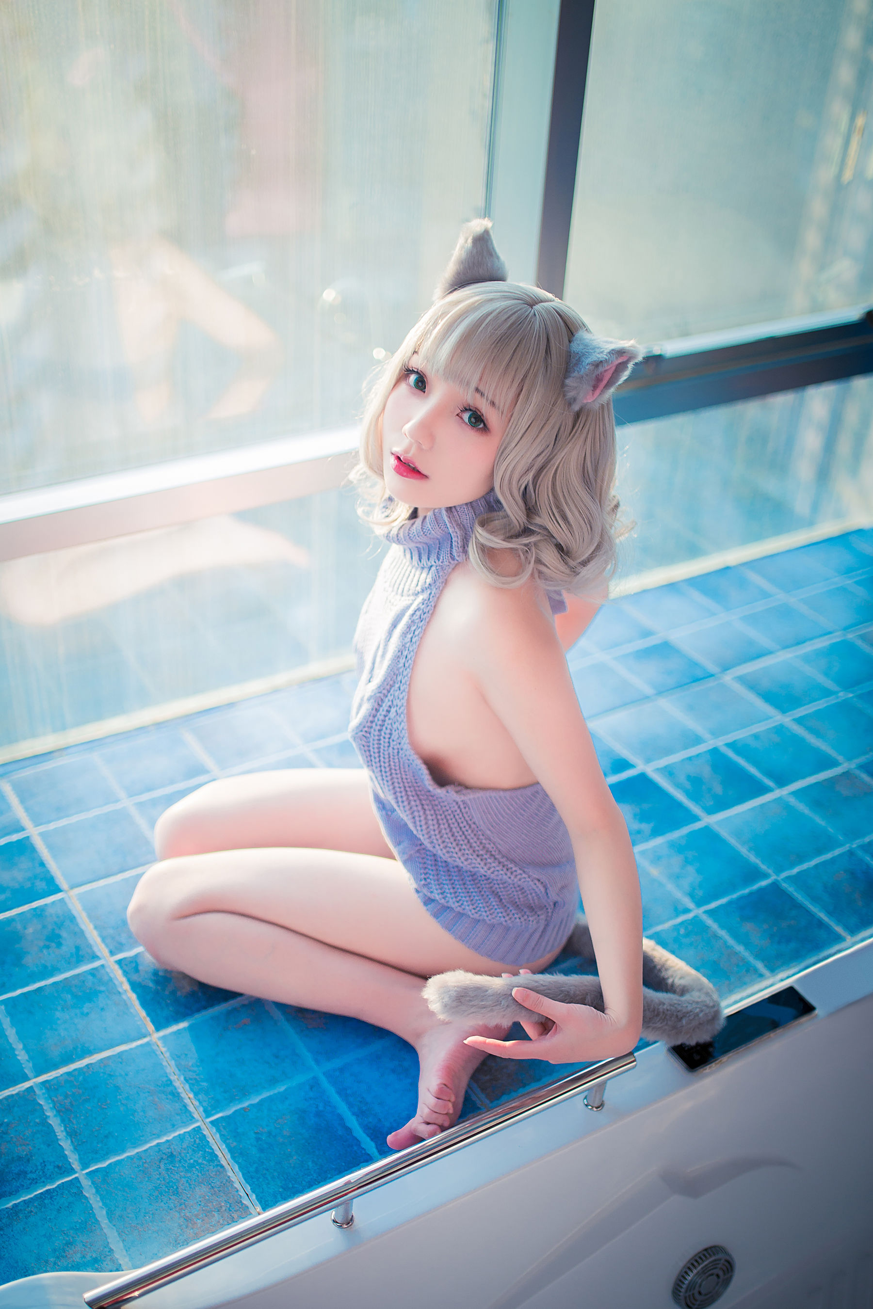 [网红COSER写真] 萝莉福利真央Mao - 露背毛衣