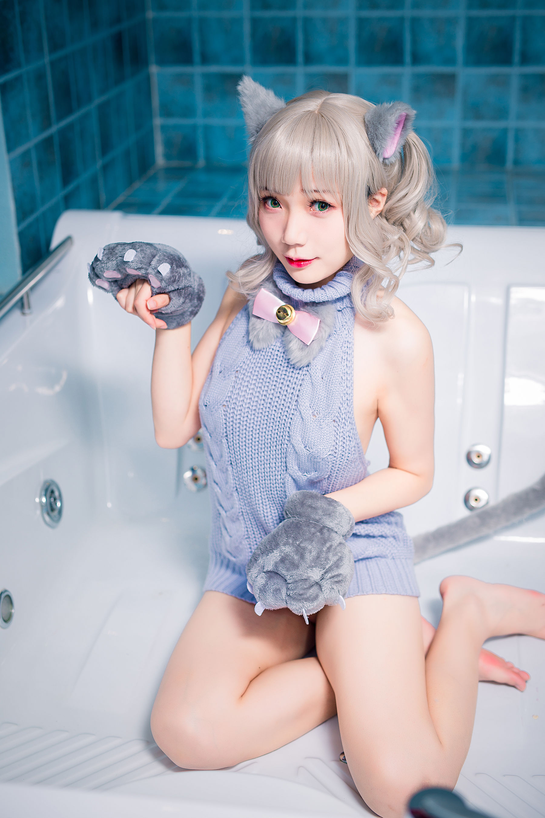 [网红COSER写真] 萝莉福利真央Mao - 露背毛衣