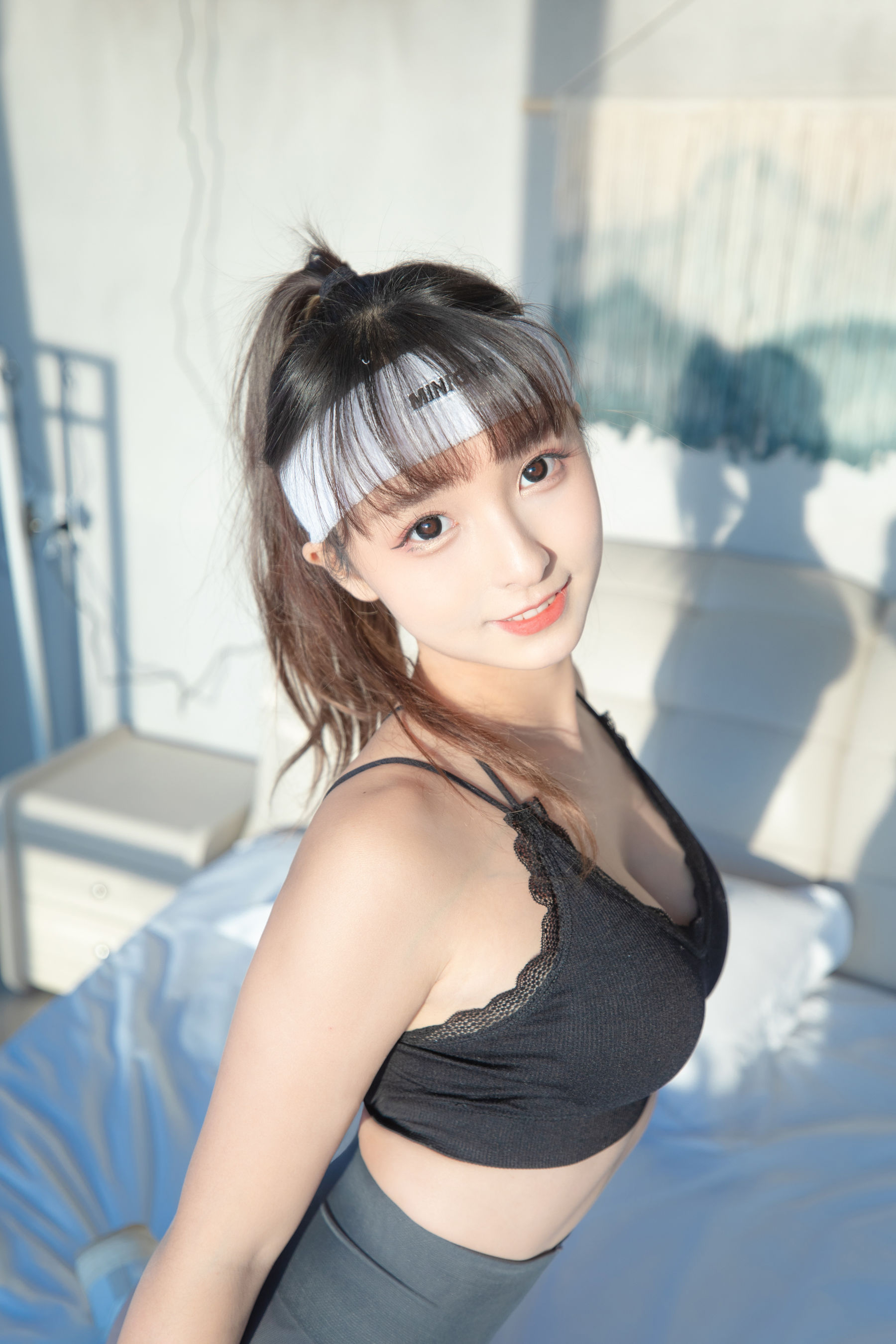 [网红COSER写真] 萝莉神楽板真冬之温度の香り