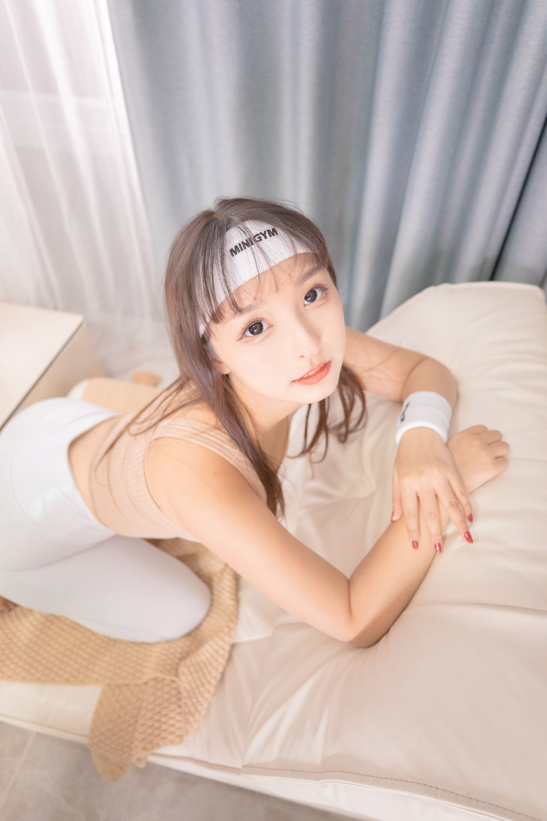 [网红COSER写真] 萝莉神楽板真冬之温度の香り