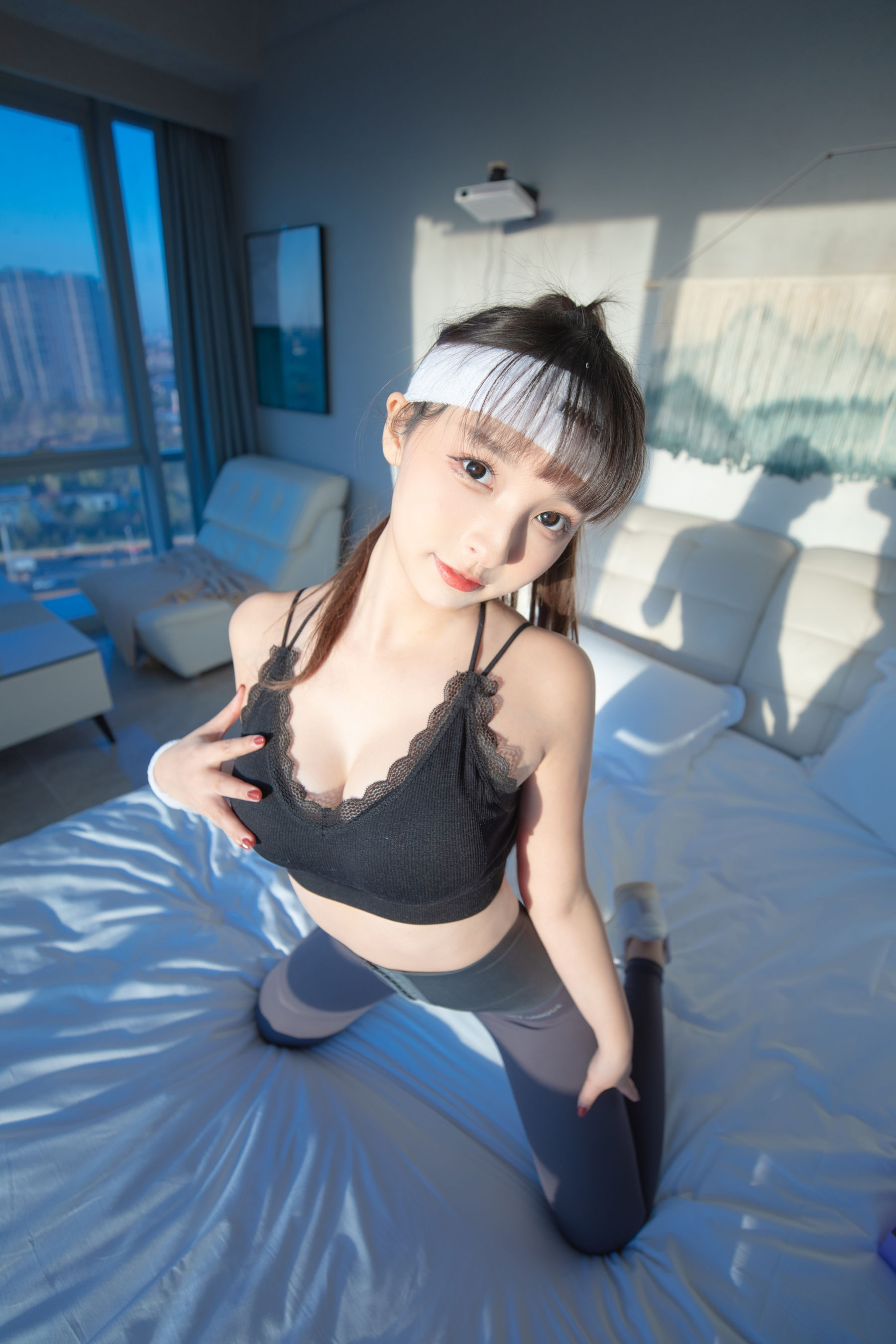 [网红COSER写真] 萝莉神楽板真冬之温度の香り