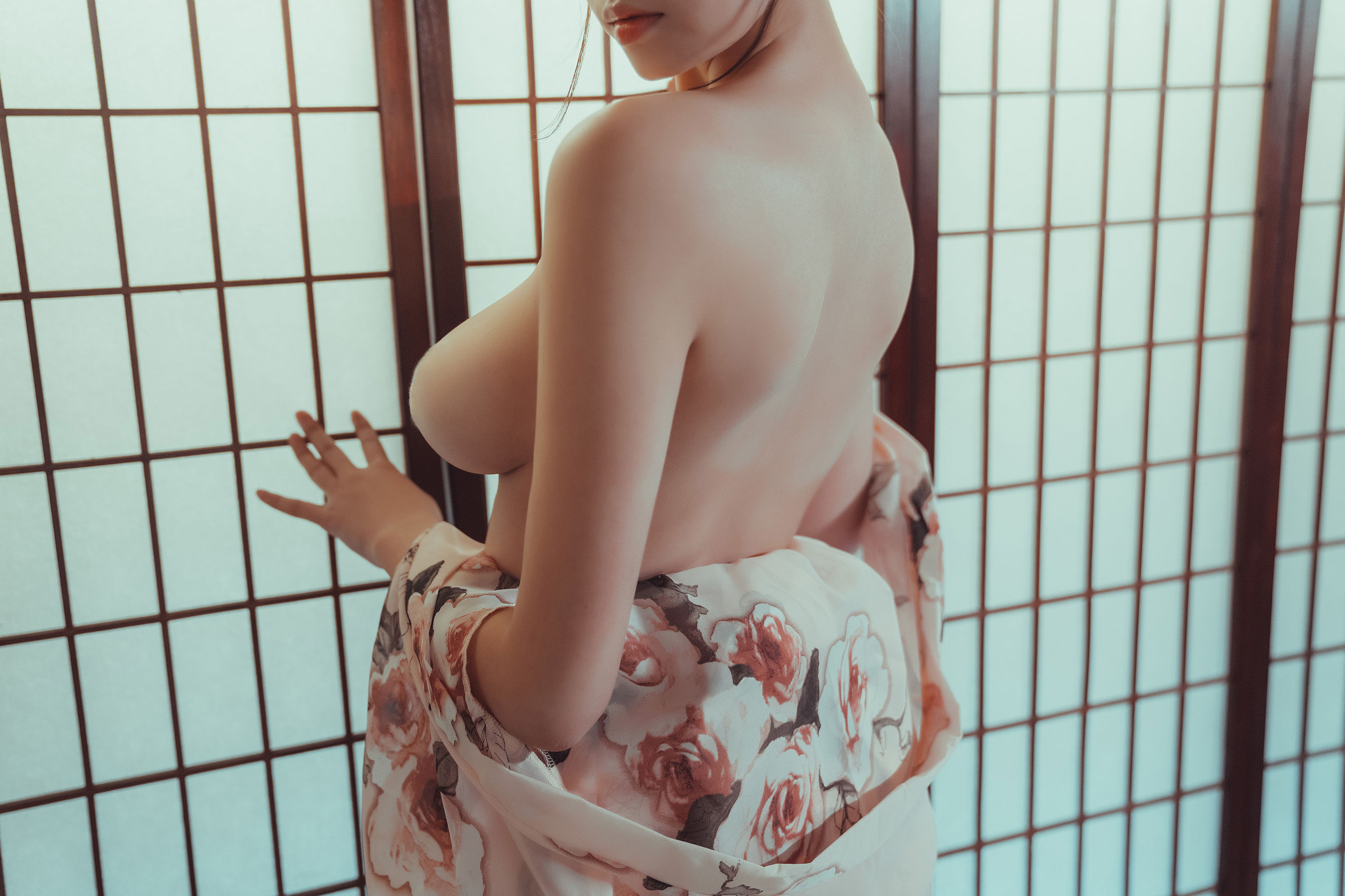 [网红COSER写真] 萌妹奈汐酱nice - 老板娘 4.0