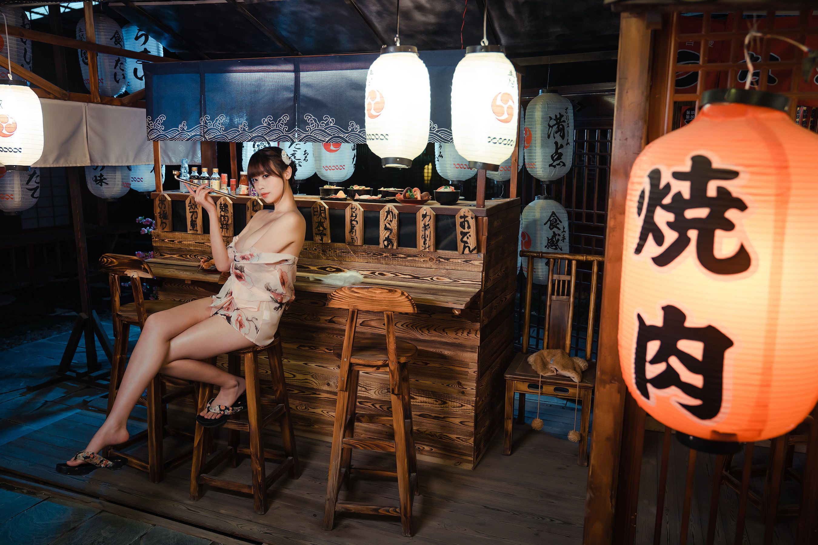 [网红COSER写真] 萌妹奈汐酱nice - 老板娘 4.0