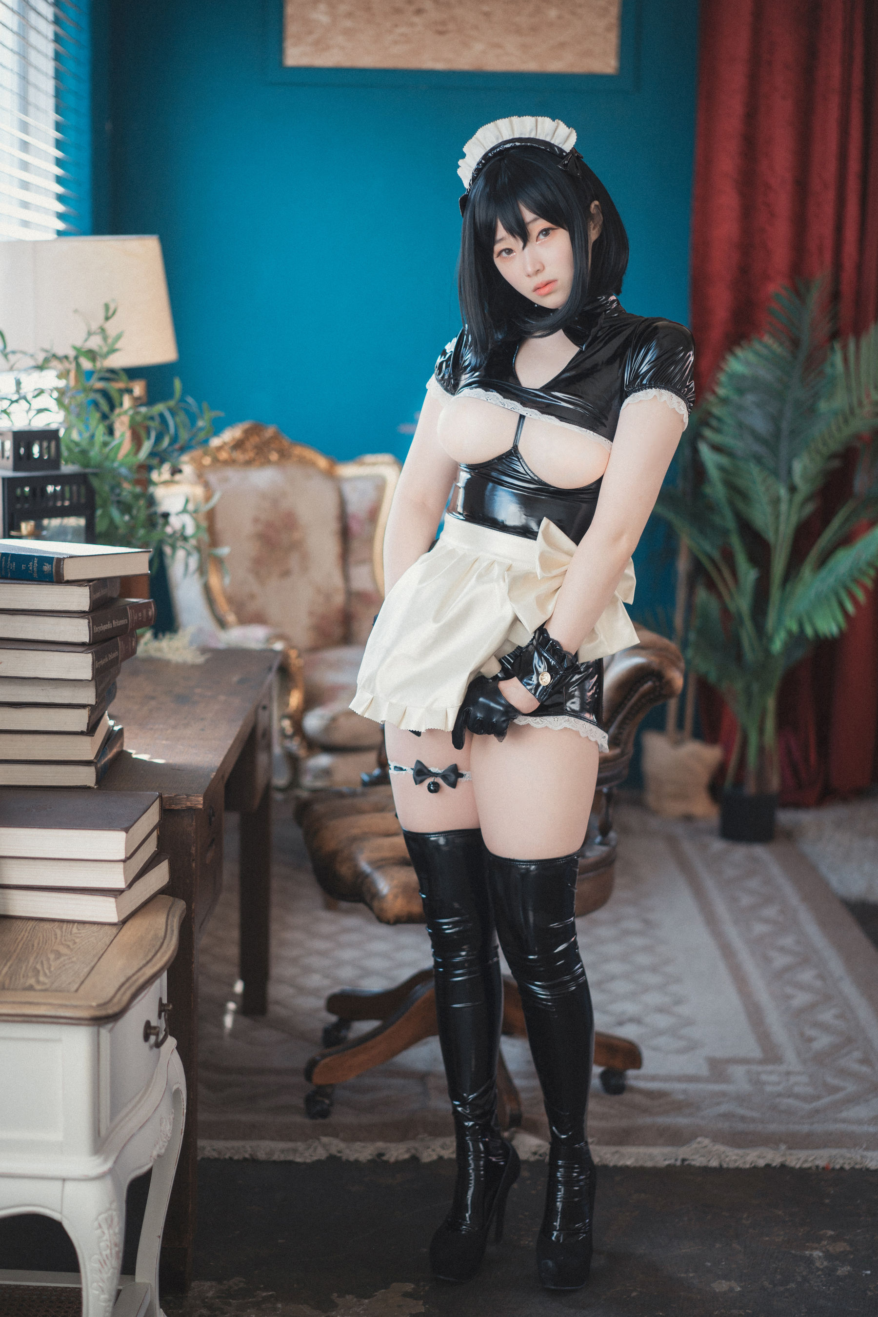 [DJAWA]  BamBi - Femme de Chambre en Latex