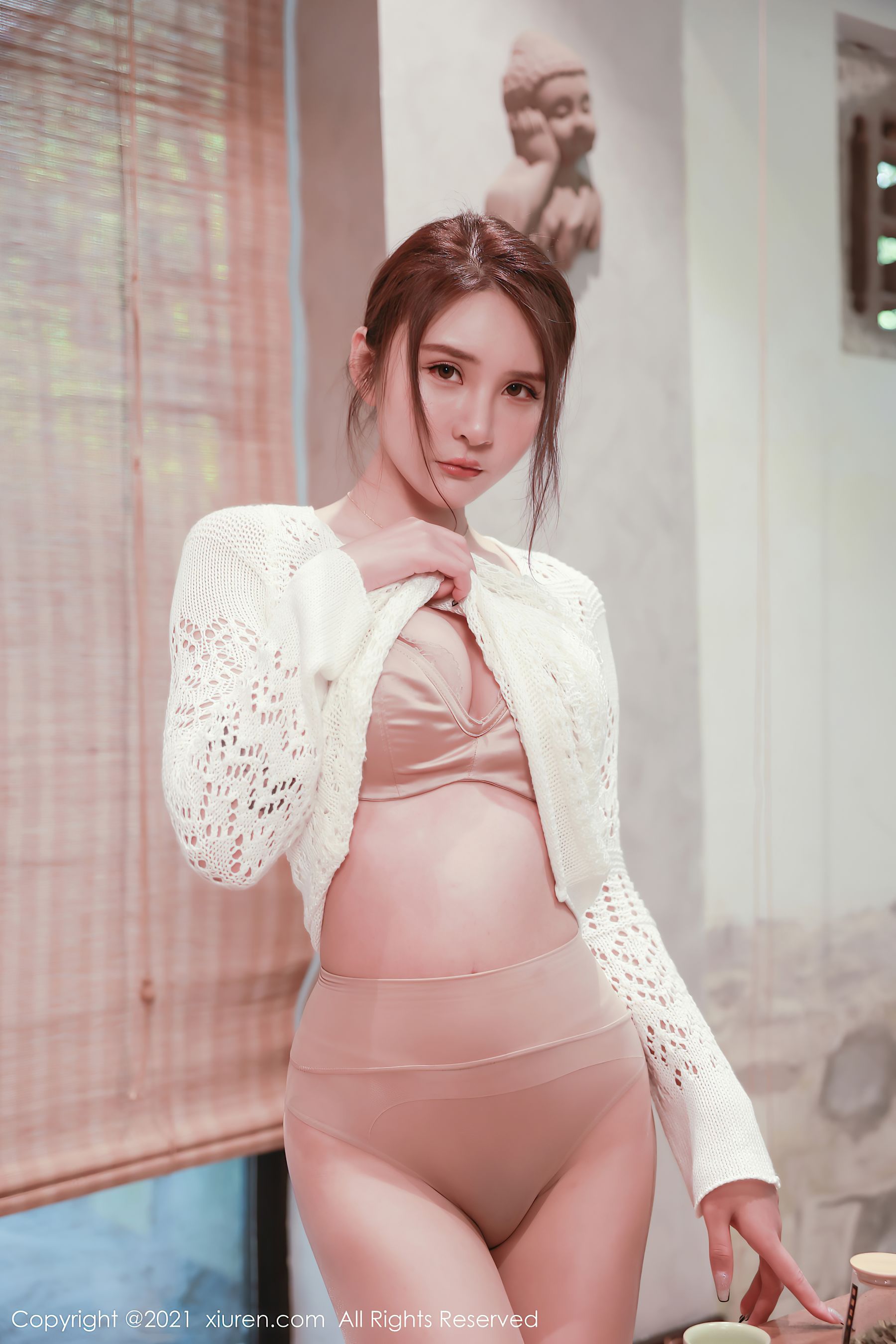 [秀人XiuRen] No.3530 Emily尹菲