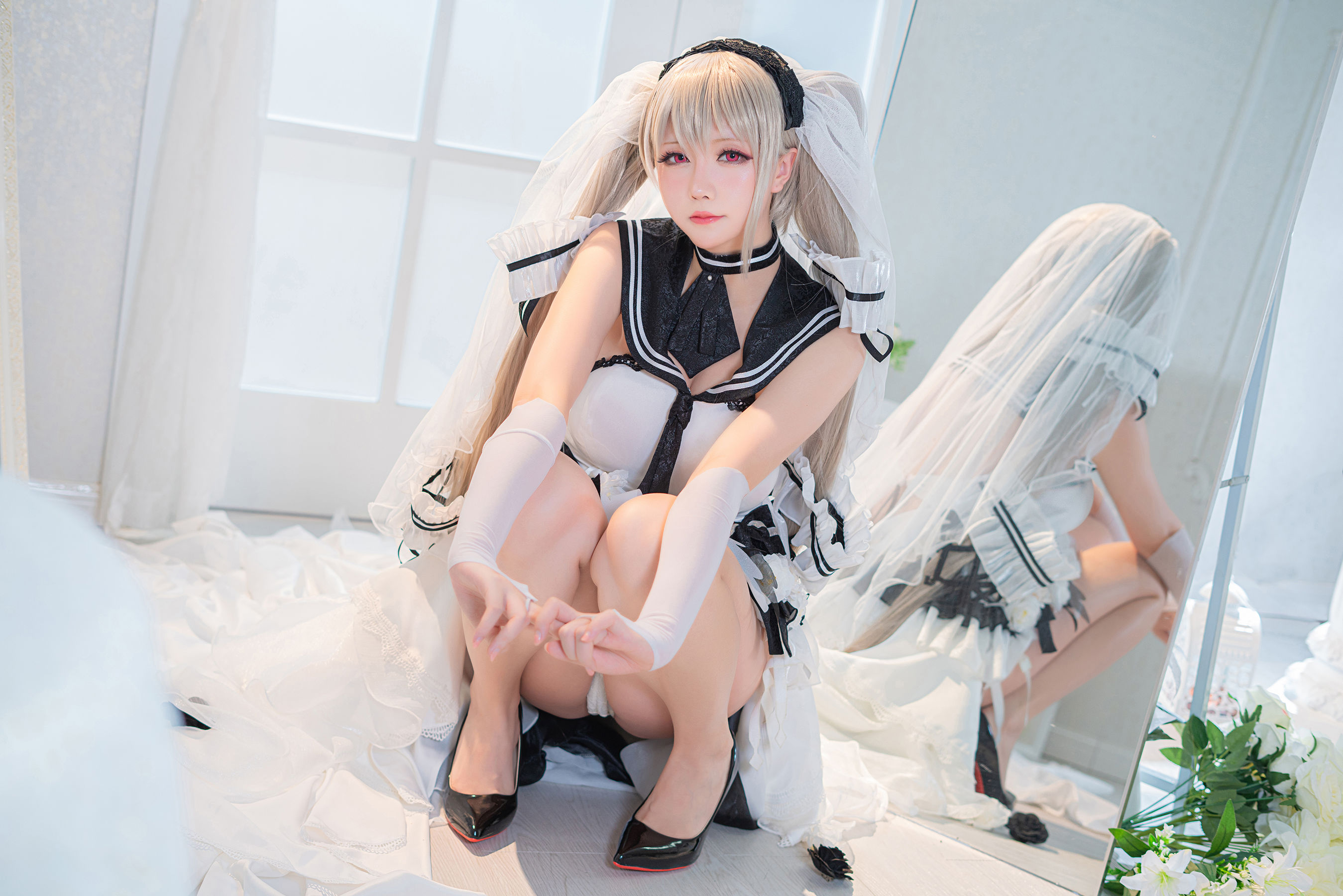 [网红COSER写真] Coser小姐姐星之迟迟 - 纯白と漆黑《可畏》