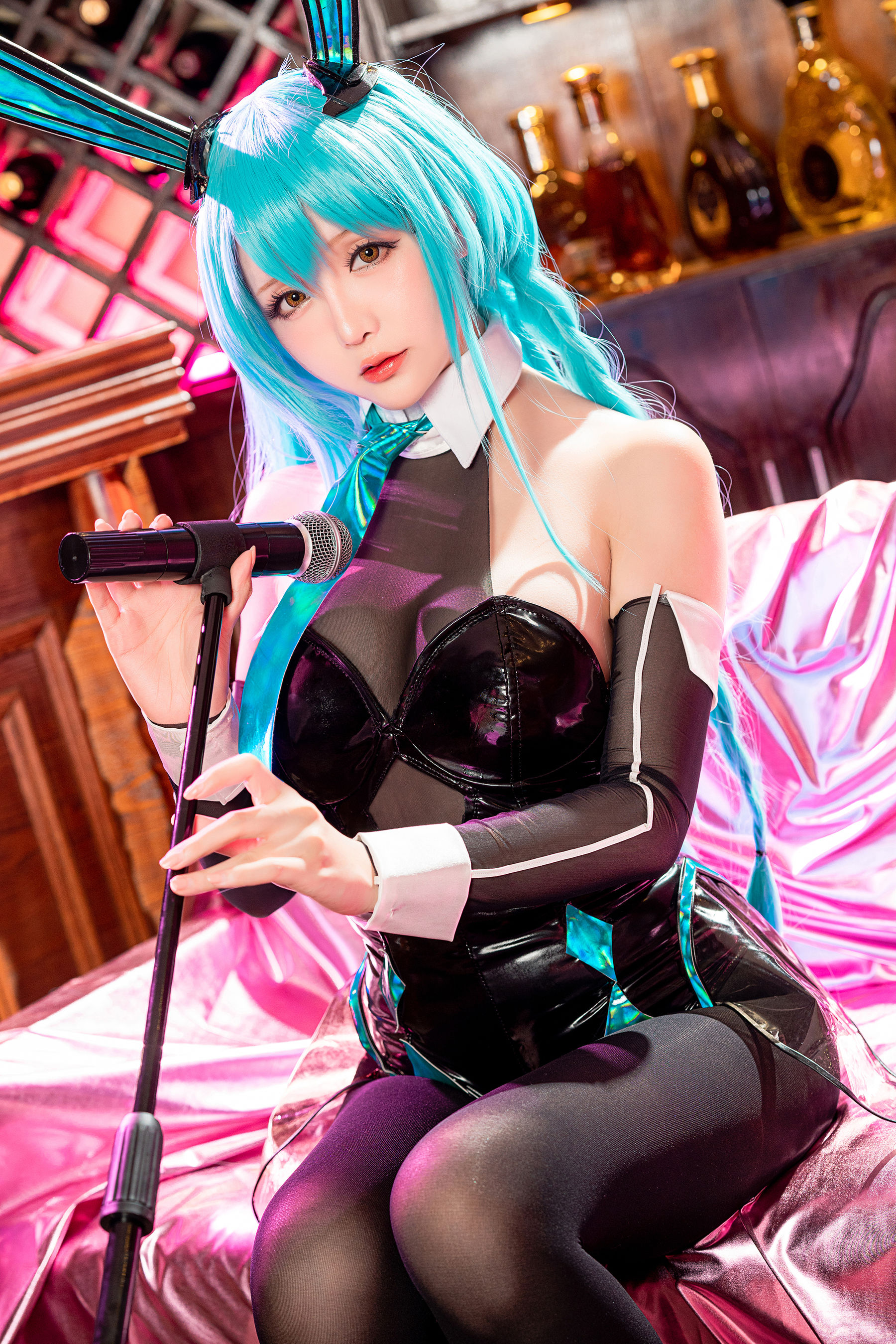 [网红COSER写真] Coser小姐姐星之迟迟 - 纯白と漆黑《树城》