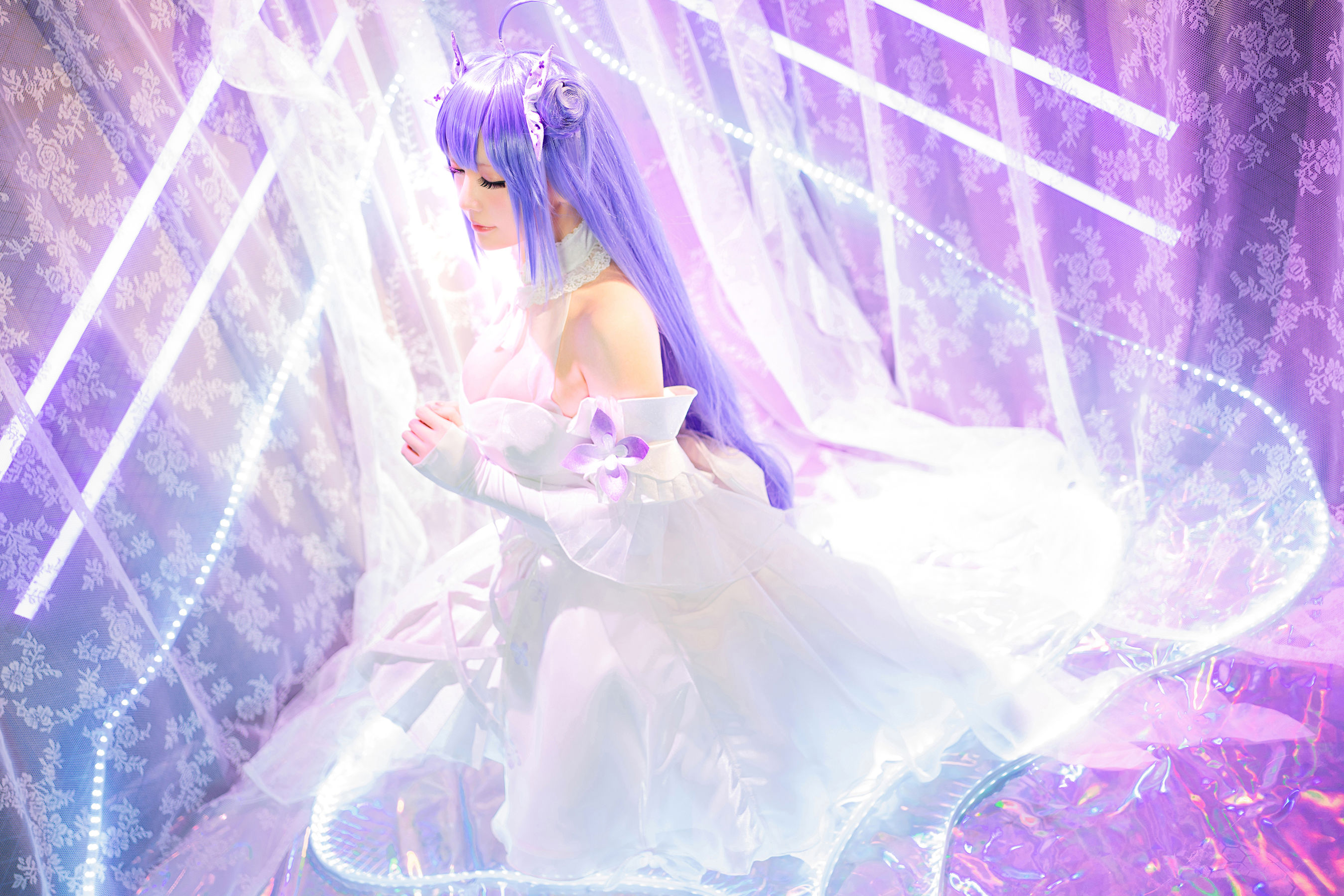 [网红COSER写真] Coser小姐姐星之迟迟 - 纯白と漆黑《独角兽》