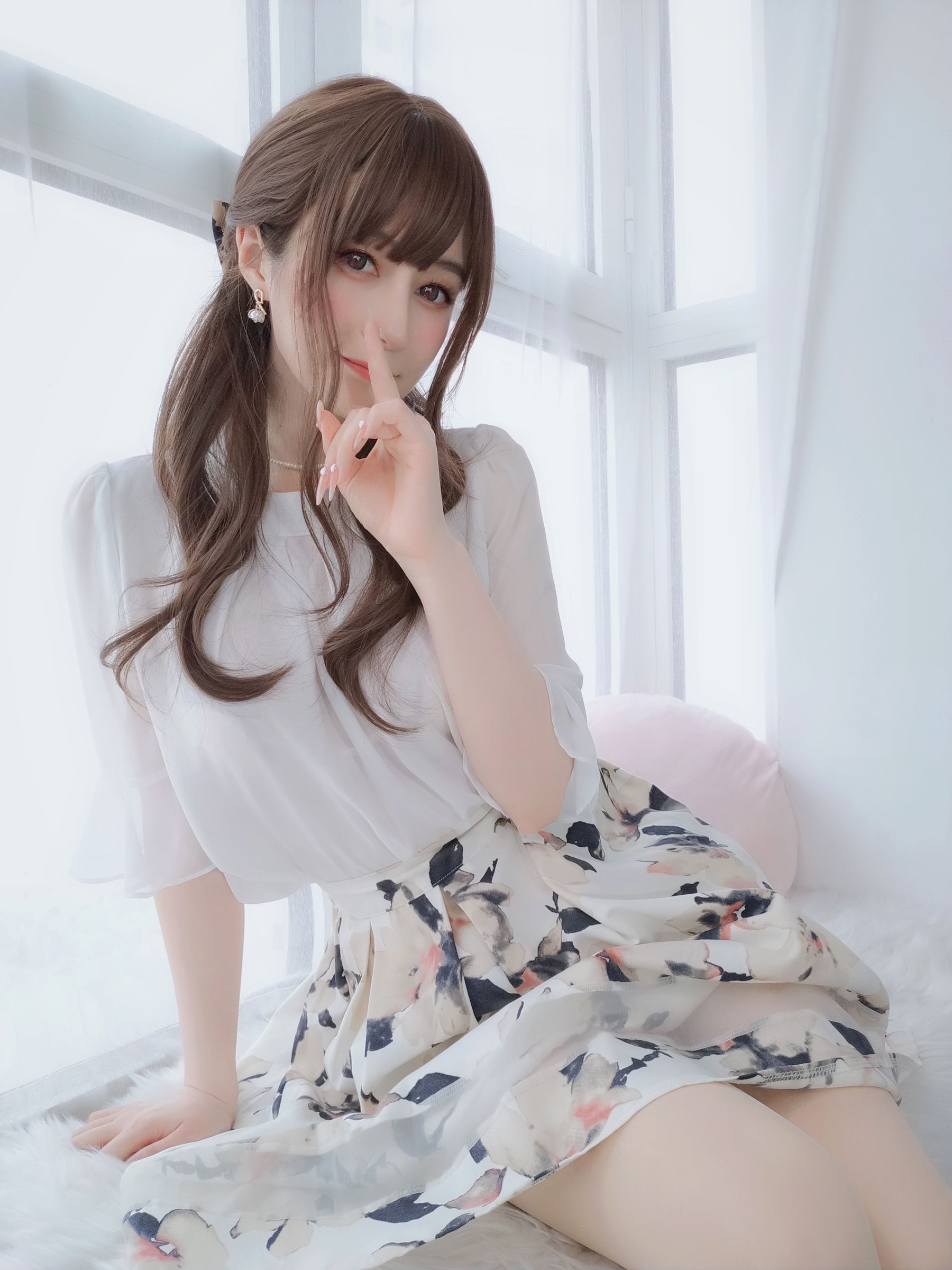 [网红COSER写真] Coser小姐姐白银 - 肉丝人妻