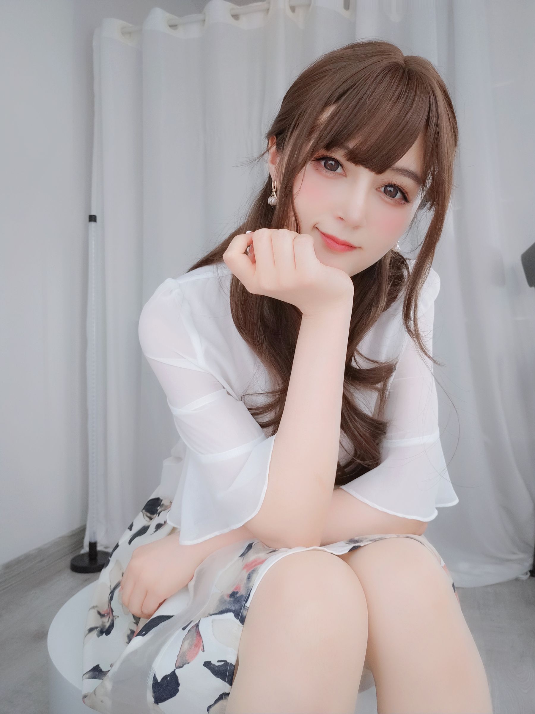 [网红COSER写真] Coser小姐姐白银 - 肉丝人妻