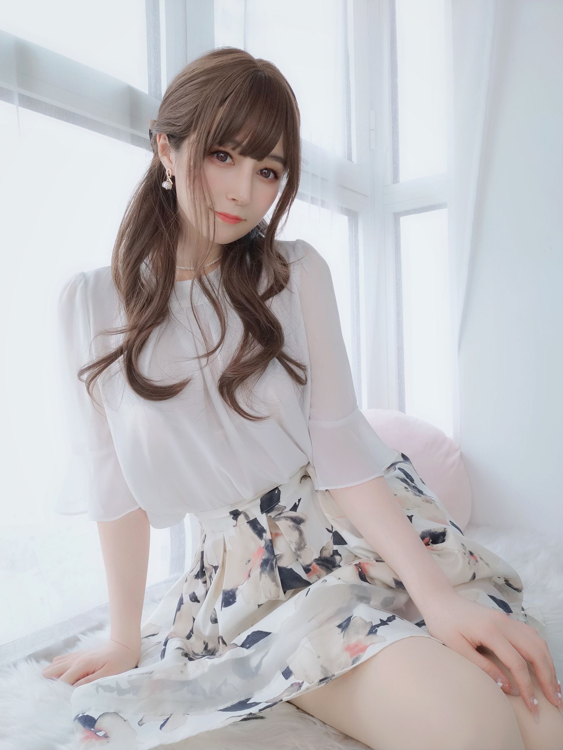 [网红COSER写真] Coser小姐姐白银 - 肉丝人妻