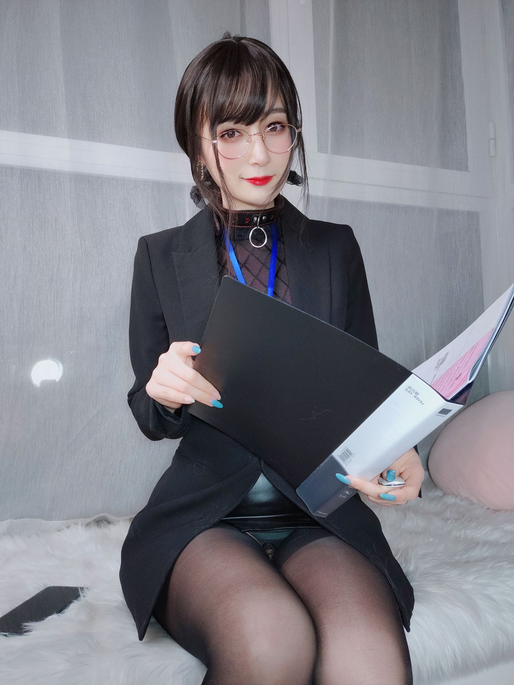 [网红COSER写真] Coser小姐姐白银 - 黑丝情趣