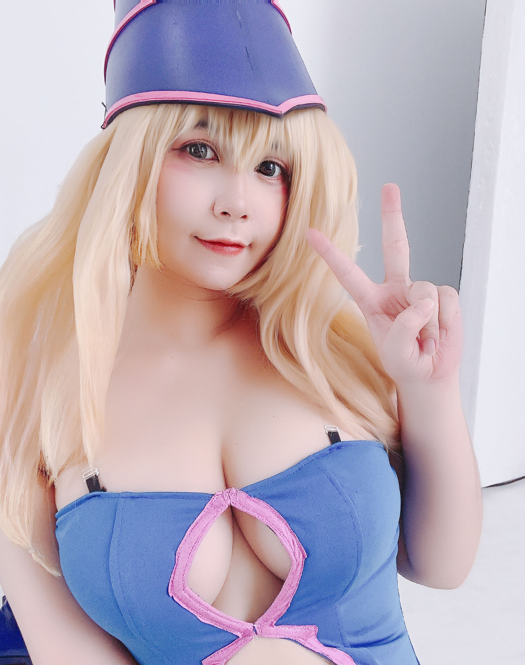 [网红COSER写真] Uy Uy - Dark Magicial Girl