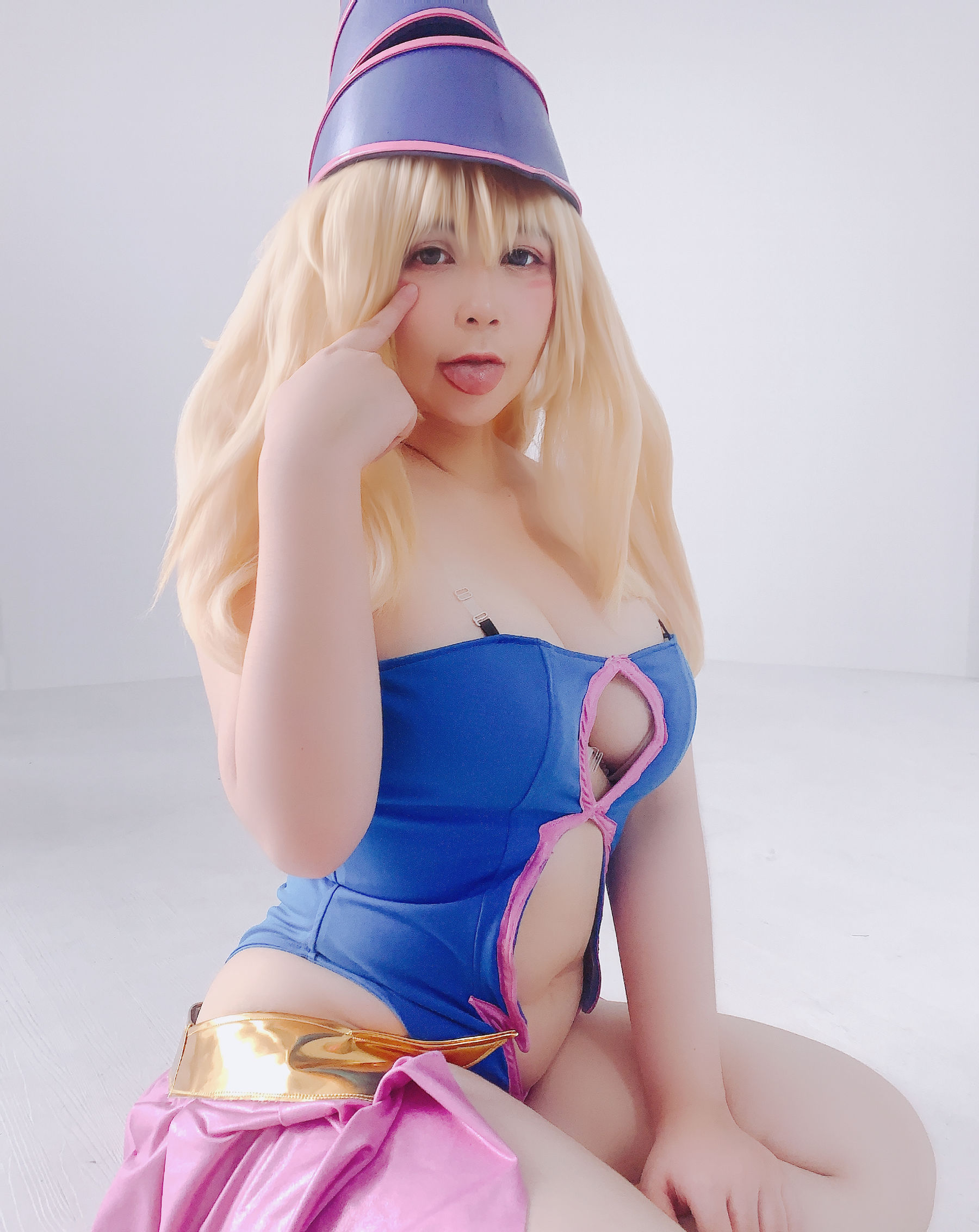 [网红COSER写真] Uy Uy - Dark Magicial Girl