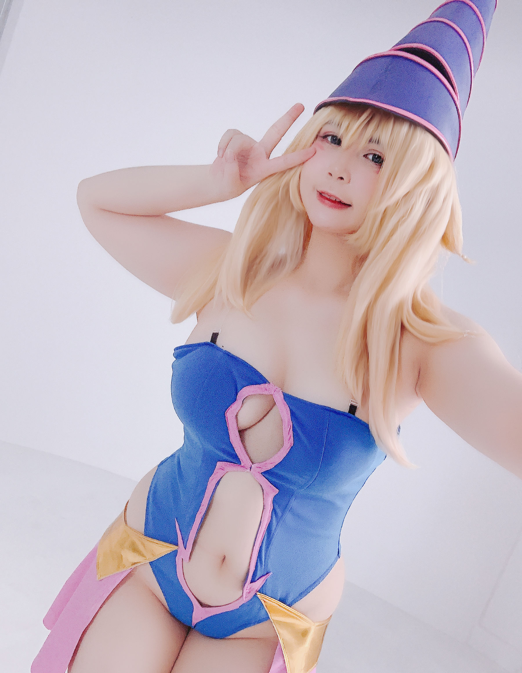 [网红COSER写真] Uy Uy - Dark Magicial Girl