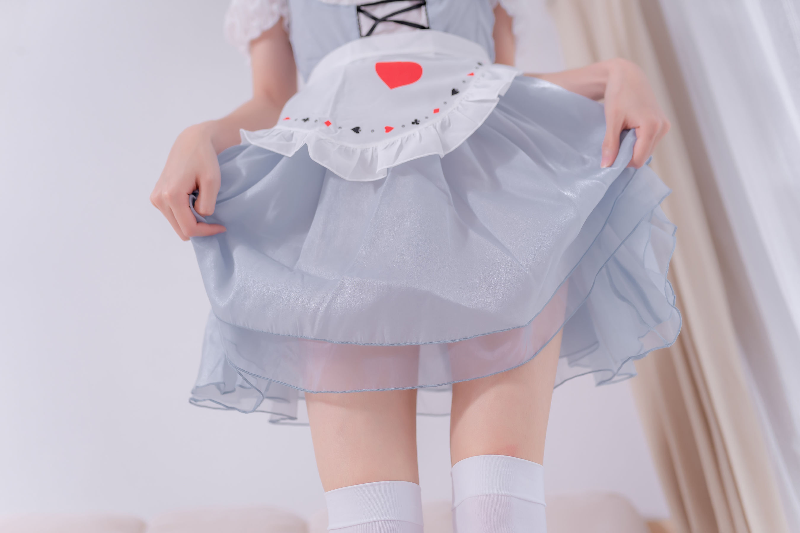 [网红COSER写真] 动漫博主Kitaro_绮太郎 - 白情女仆