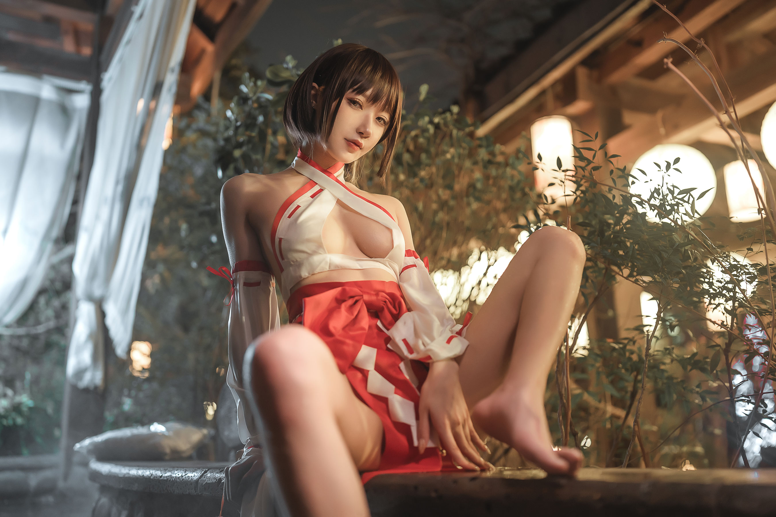 [网红COSER写真] 动漫博主阿包也是兔娘 - 温泉巫女