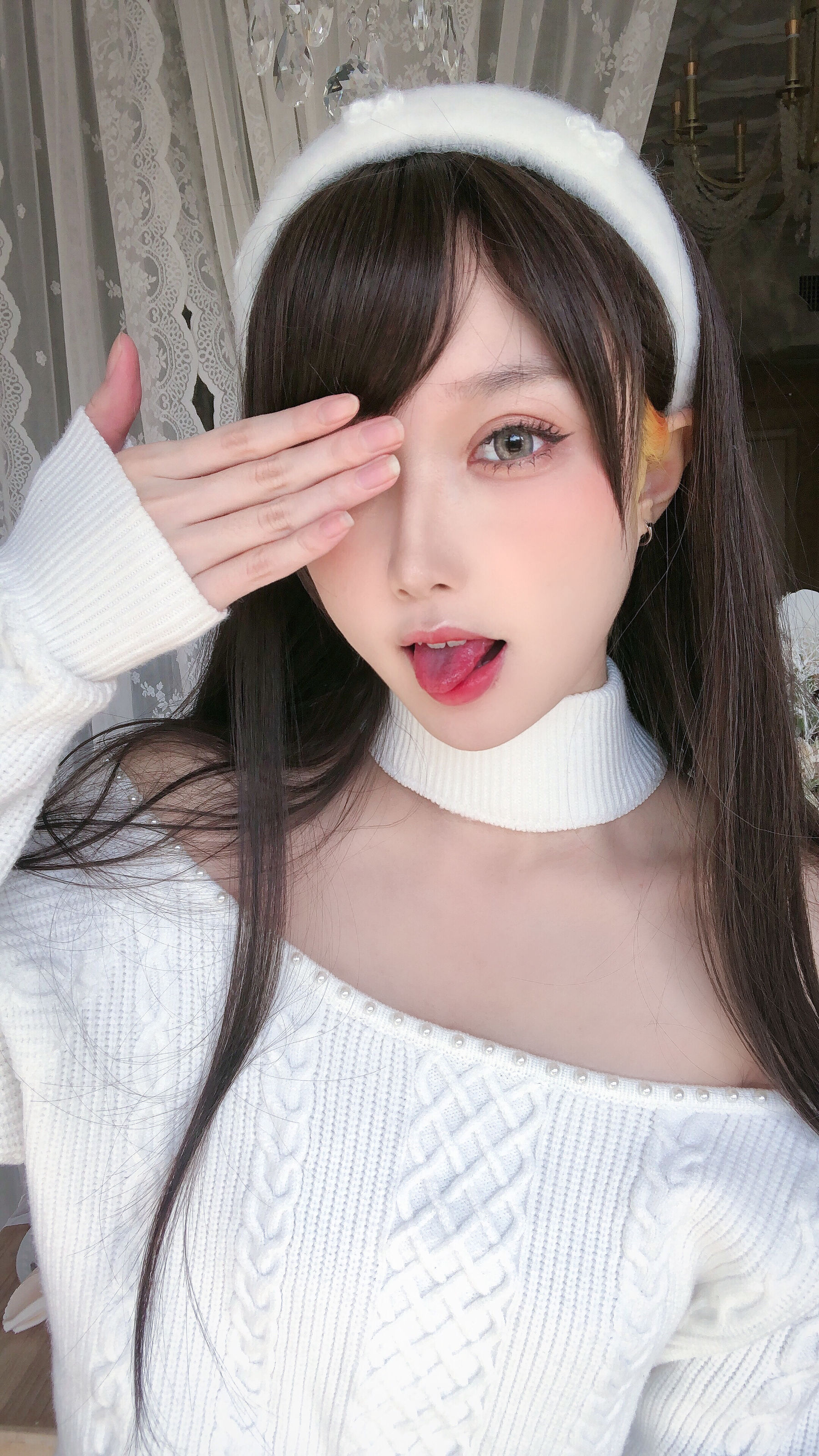 [网红COSER写真] 动漫博主阿包也是兔娘 - 纯欲女友