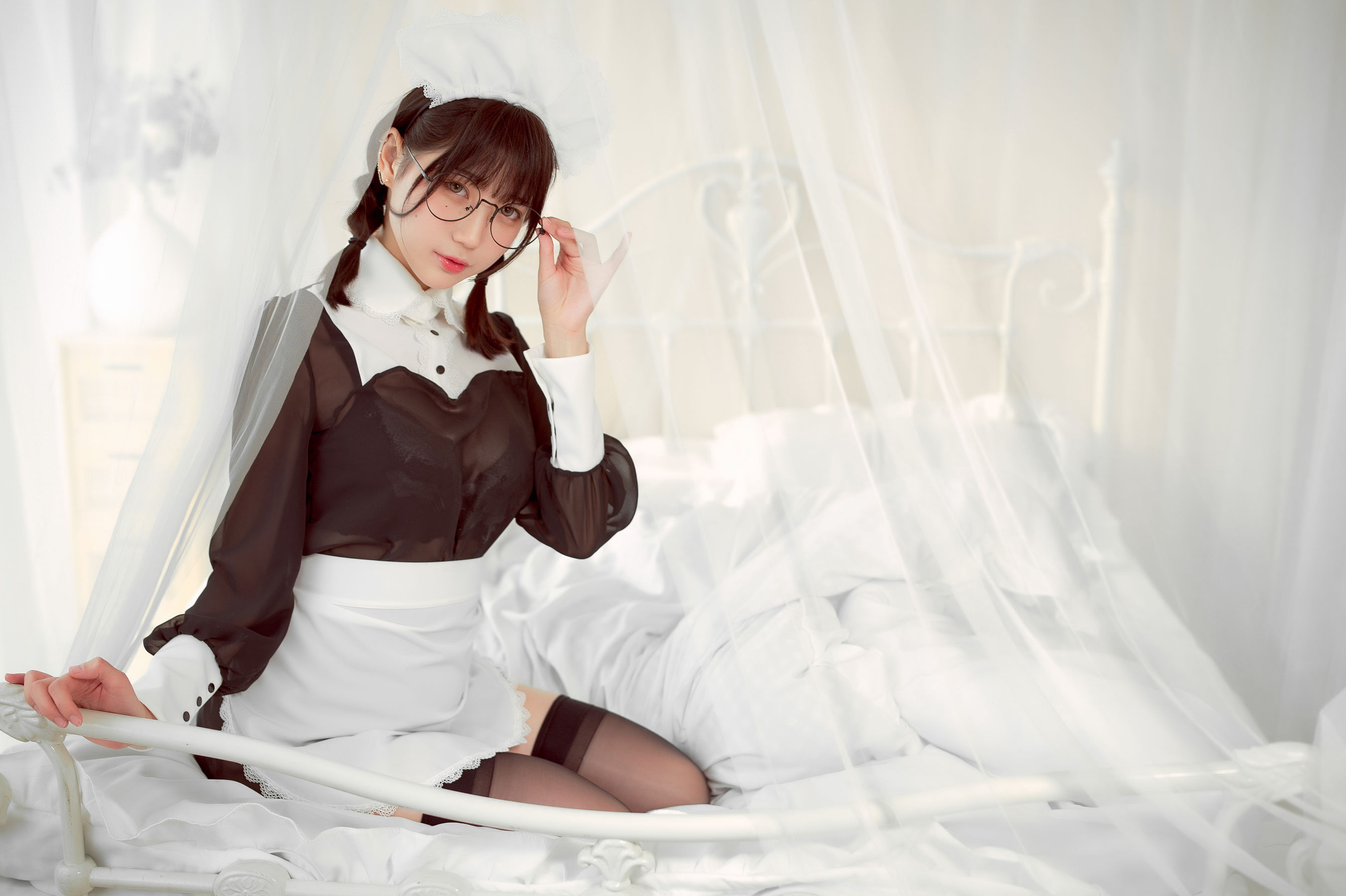 [网红COSER写真] 周叽是可爱兔兔 - 眼镜女仆
