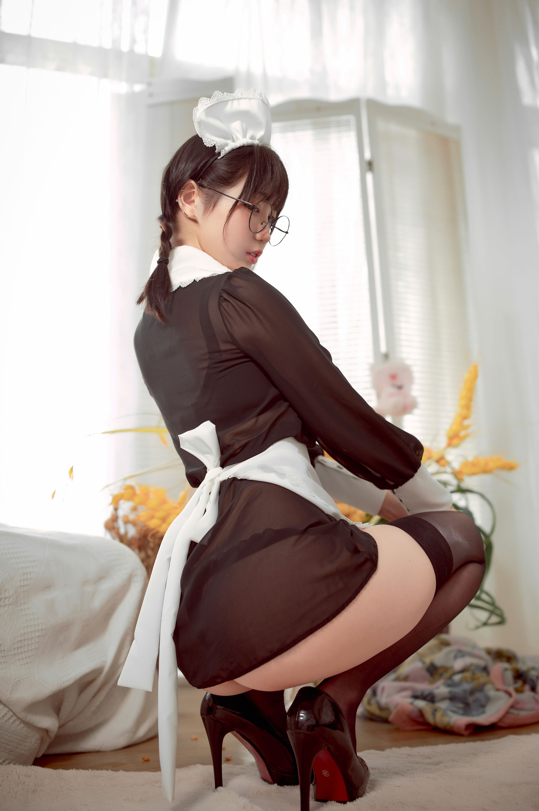 [网红COSER写真] 周叽是可爱兔兔 - 眼镜女仆